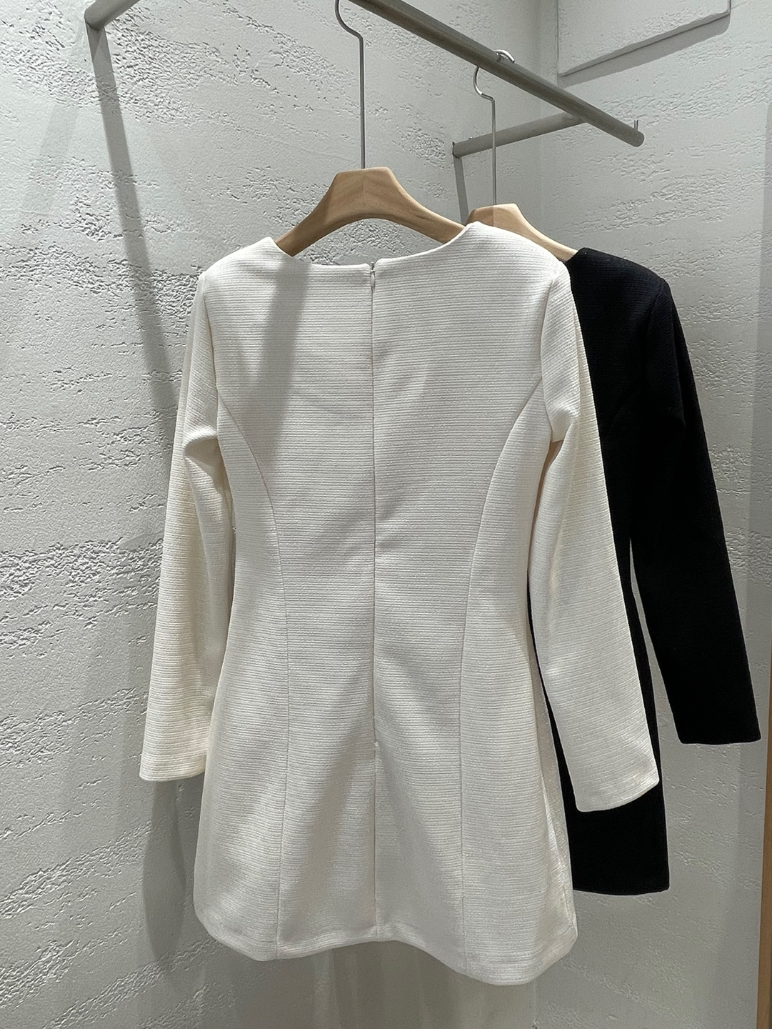 スクエアネック肩パッドライン長袖アウトポケットフェイクボタンミニワンピース | 詳細画像23