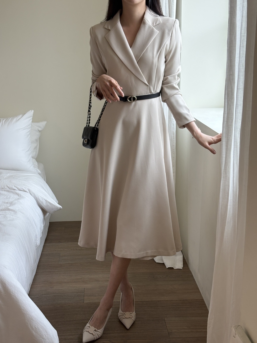 肩パッドオープンカラーラインラップ調ロング長袖フレアAライン無地ワンピースベルト付 | 詳細画像8