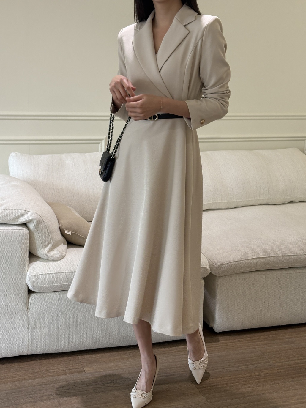 肩パッドオープンカラーラインラップ調ロング長袖フレアAライン無地ワンピースベルト付 | 詳細画像15