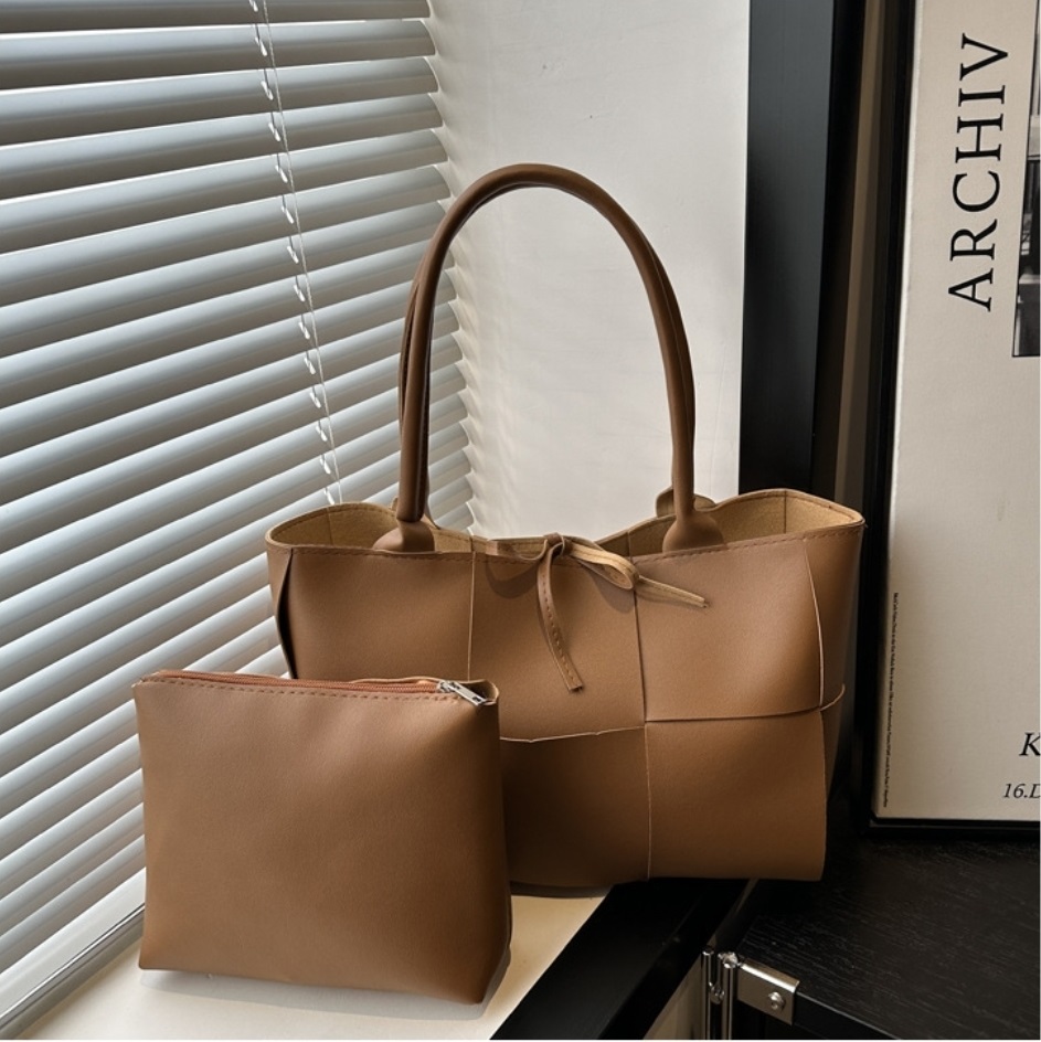 レザー調ストラップビッグトートバッグポーチ付 | 詳細画像13