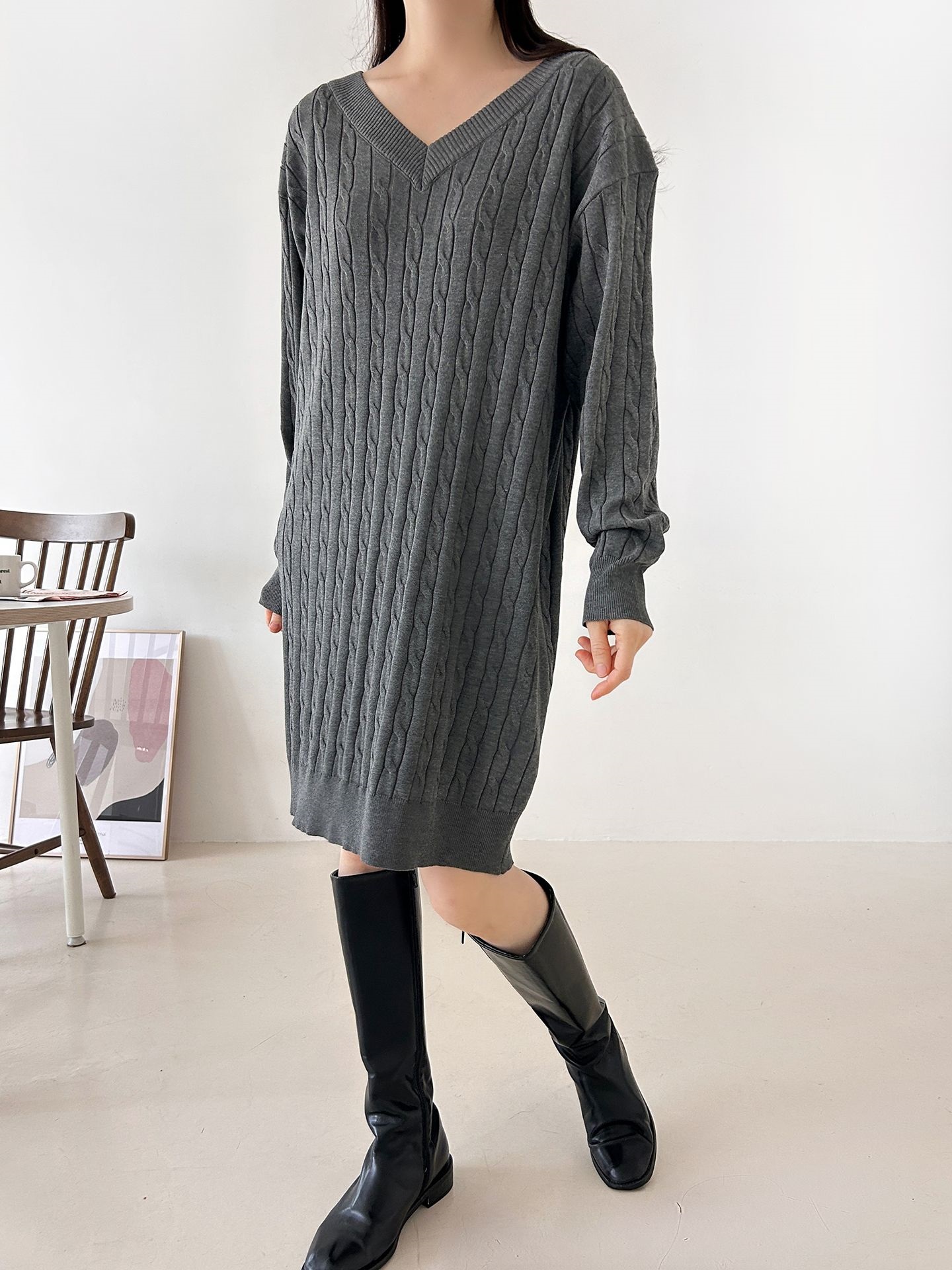 ニットVネックロング長袖ケーブルワンピース | 詳細画像10