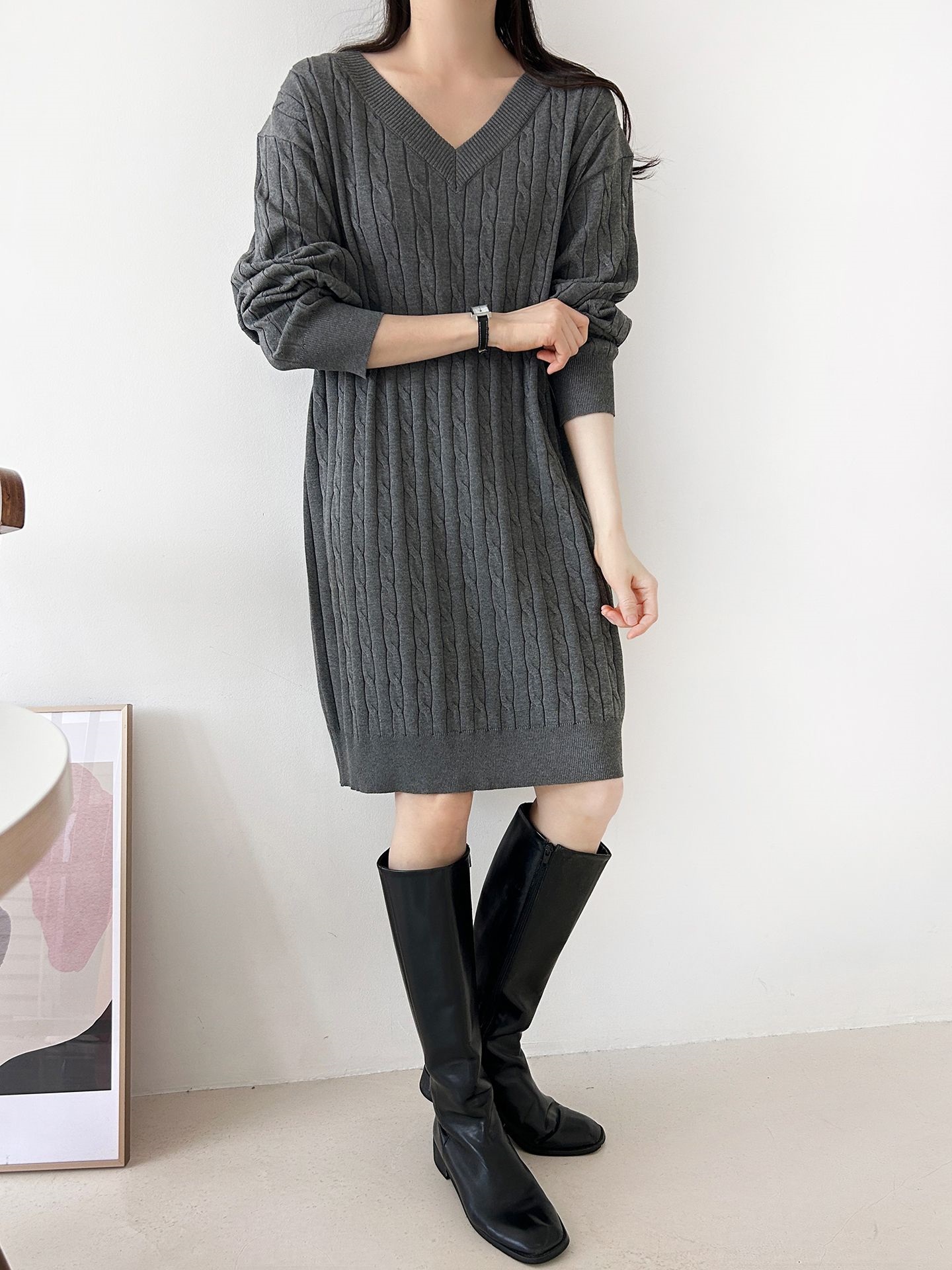 ニットVネックロング長袖ケーブルワンピース | 詳細画像13