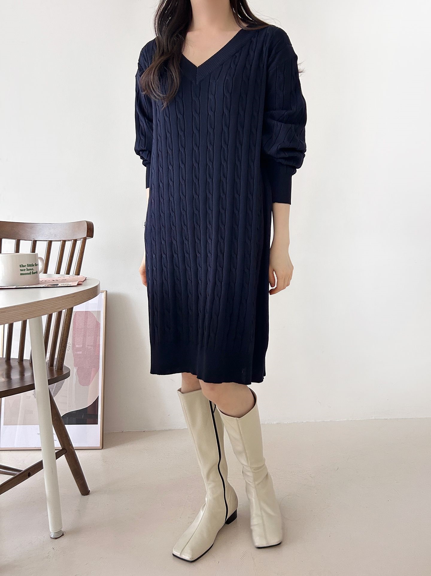 ニットVネックロング長袖ケーブルワンピース | 詳細画像15
