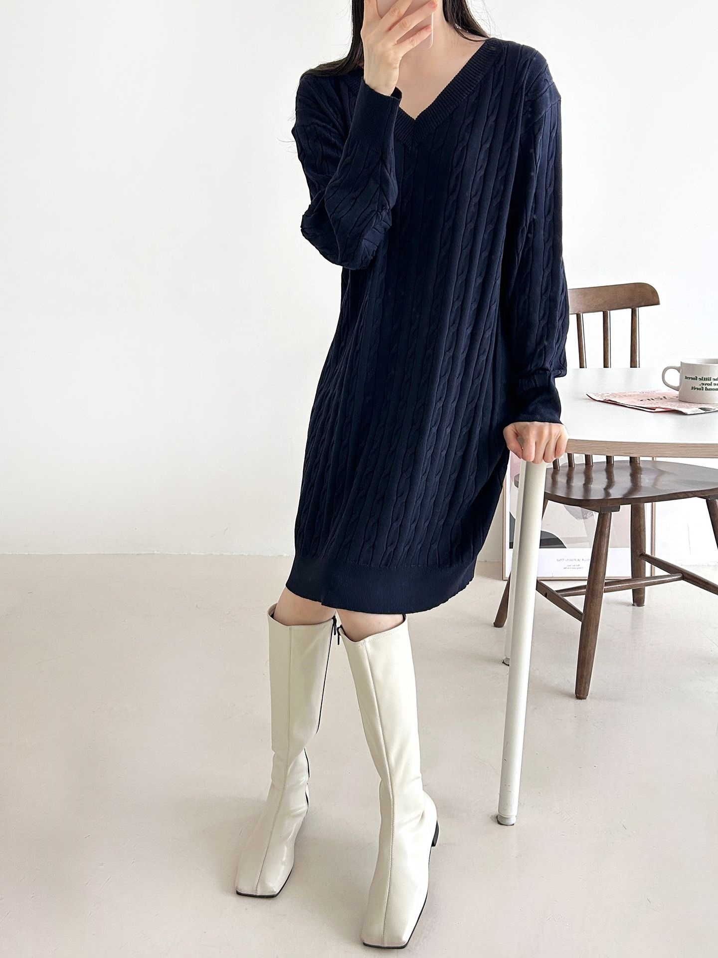 ニットVネックロング長袖ケーブルワンピース | 詳細画像24