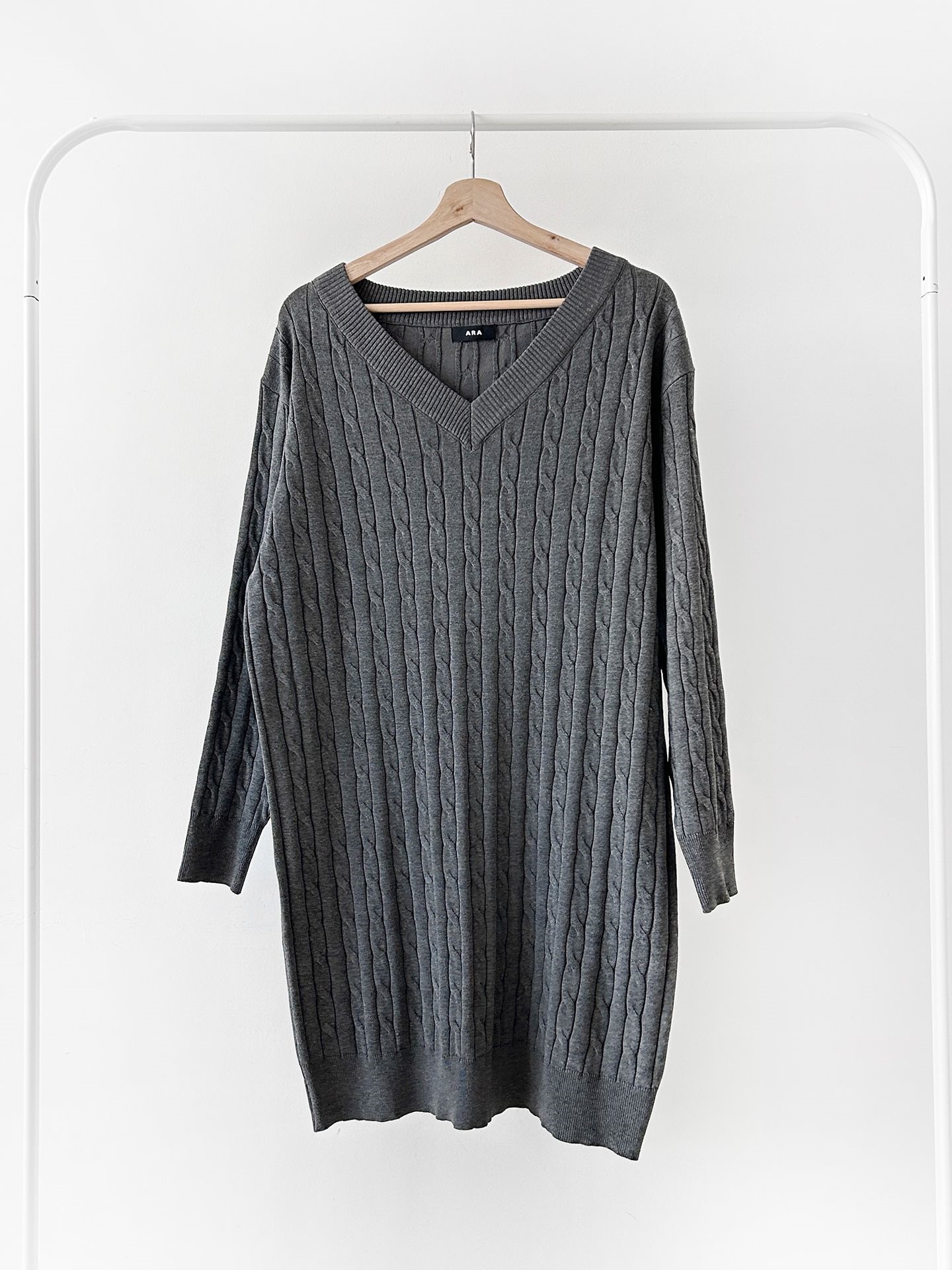 ニットVネックロング長袖ケーブルワンピース | 詳細画像37