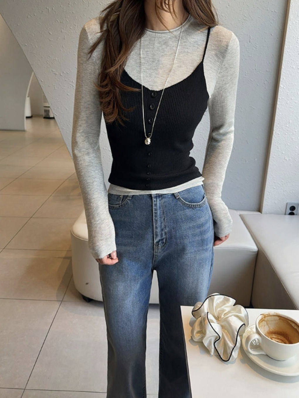 ラウンドネックVネックレイヤード風ニット | 詳細画像3