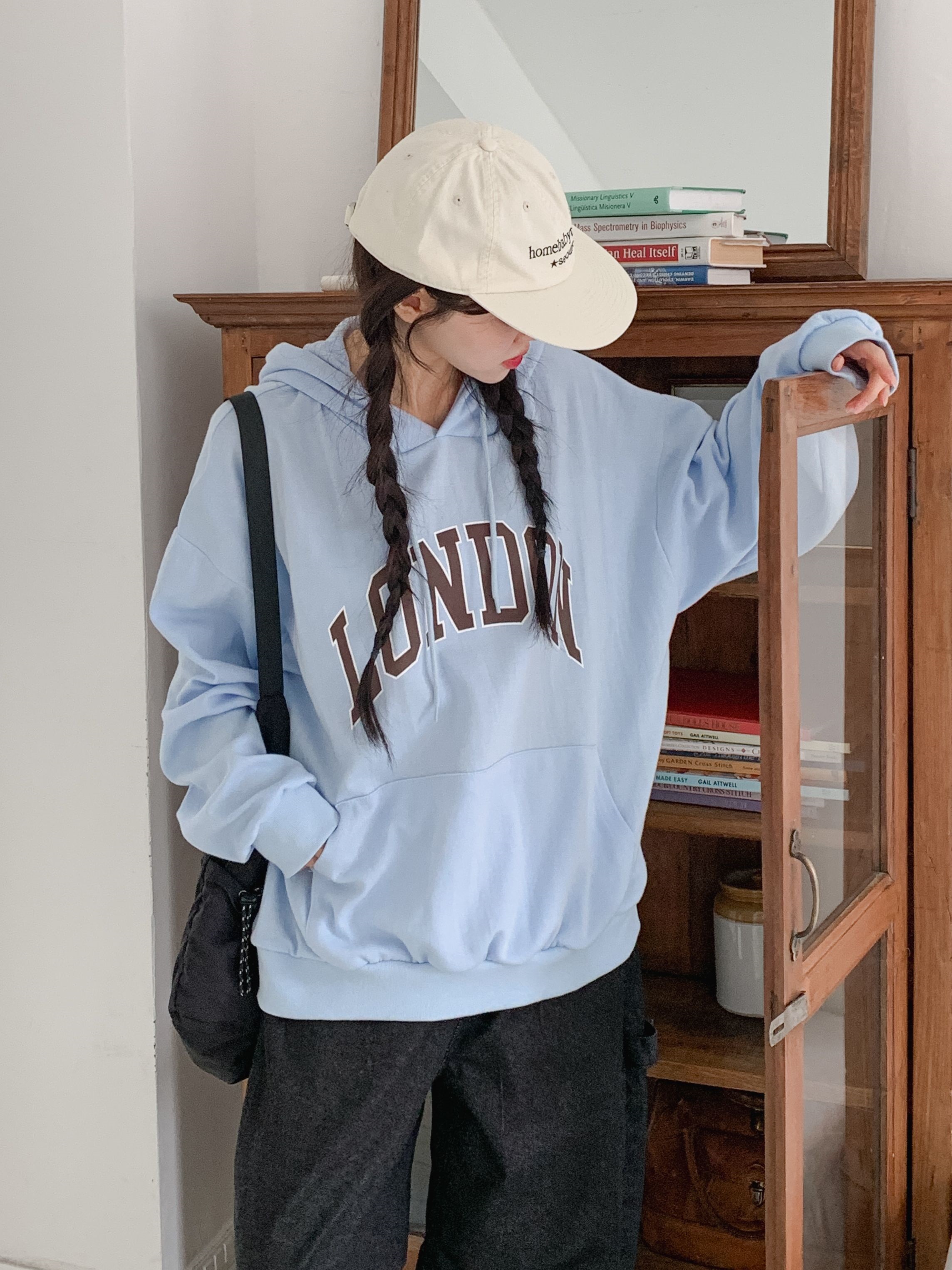 フードドローストリングオーバーサイズ長袖カンガルーポケットプリントパーカー | 詳細画像4