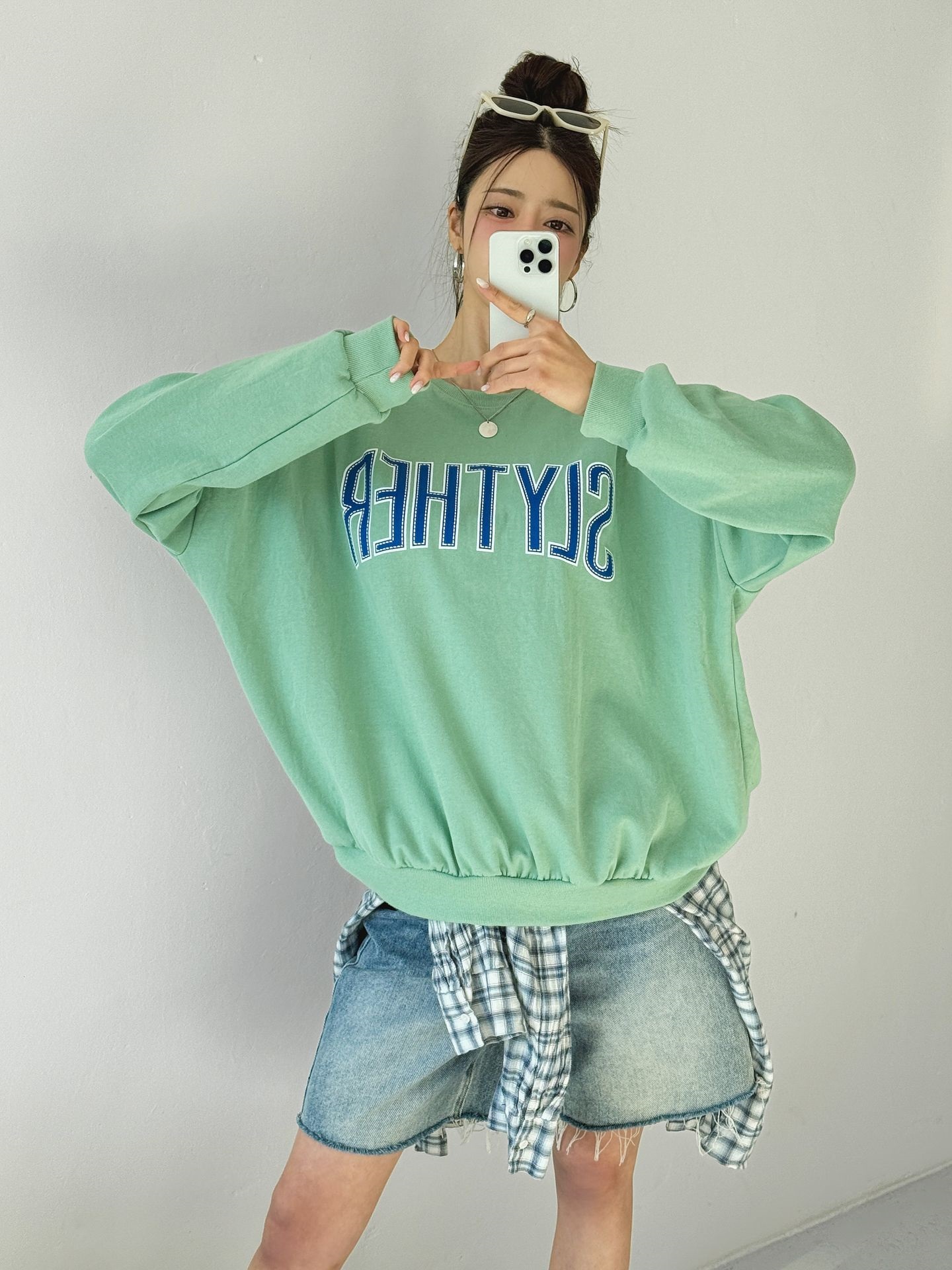 ラウンドネックオーバーサイズルーズ長袖ビッグプリントスウェット | 詳細画像4