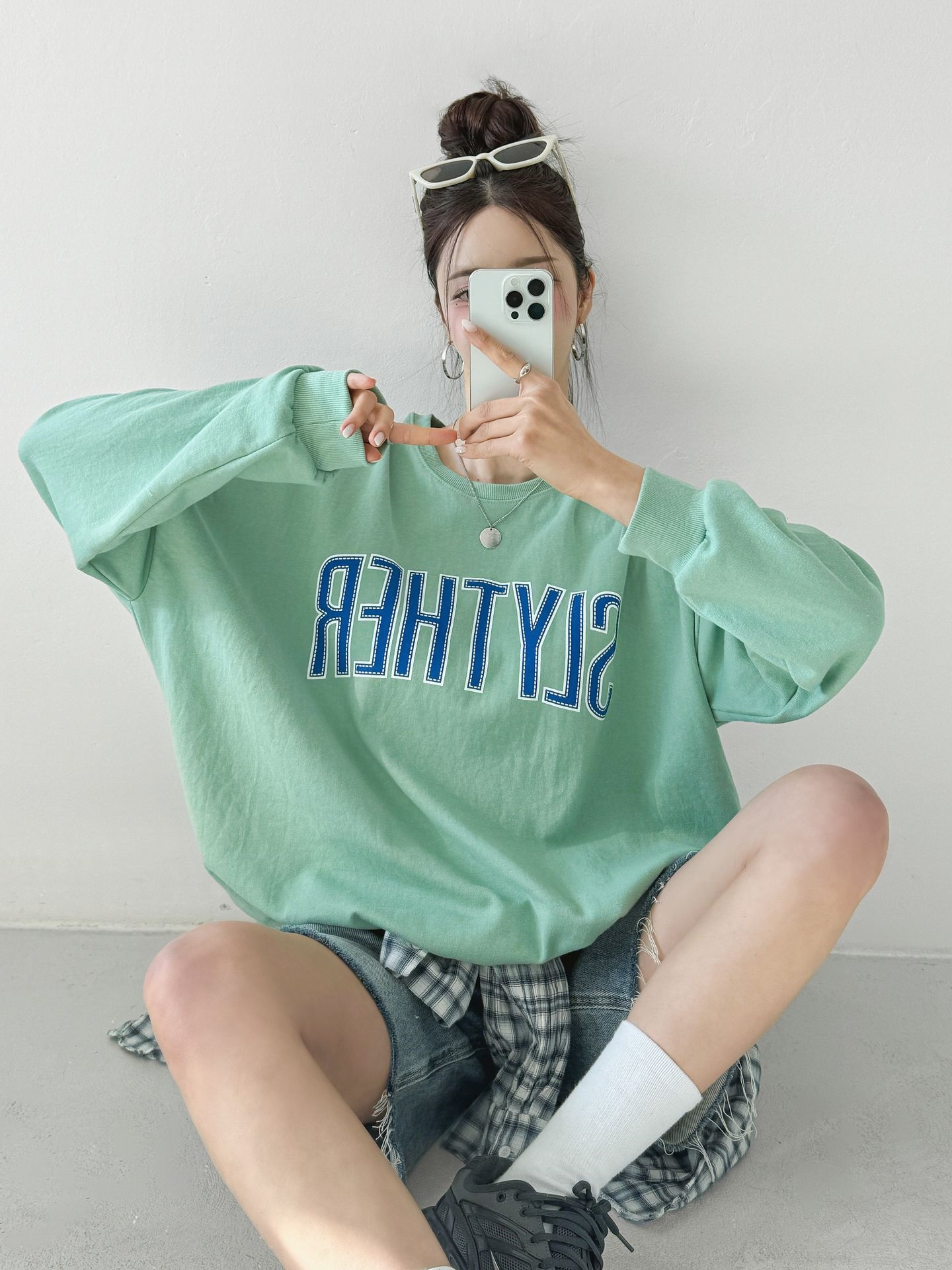 ラウンドネックオーバーサイズルーズ長袖ビッグプリントスウェット | 詳細画像13