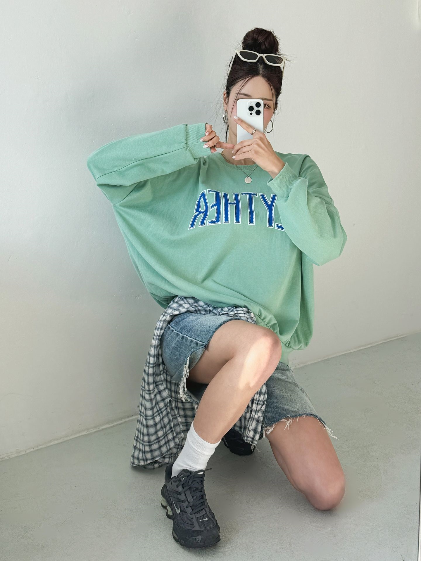 ラウンドネックオーバーサイズルーズ長袖ビッグプリントスウェット | 詳細画像17