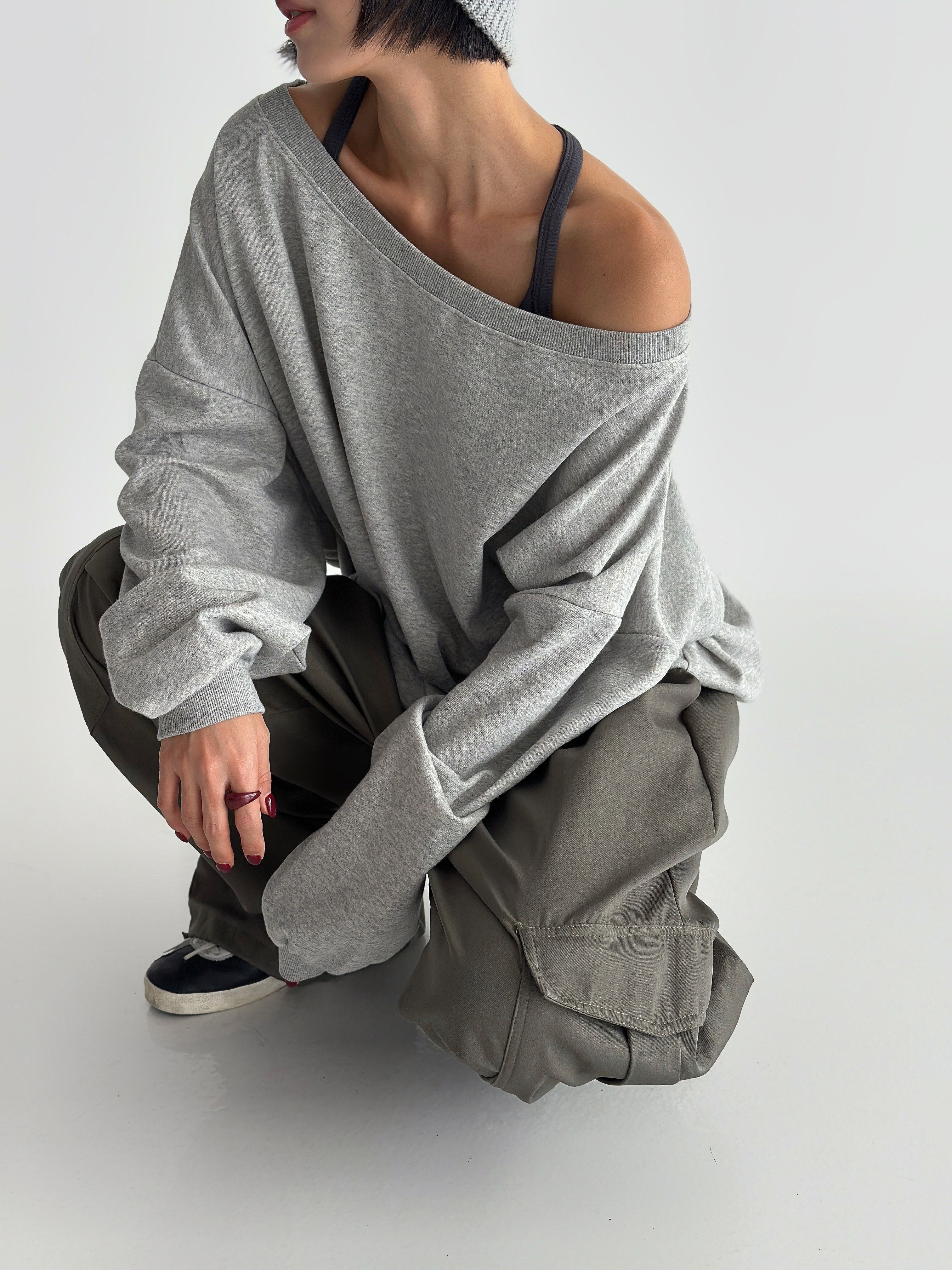 ボートネックワンショルダーオーバーサイズ長袖無地スウェット | 詳細画像4