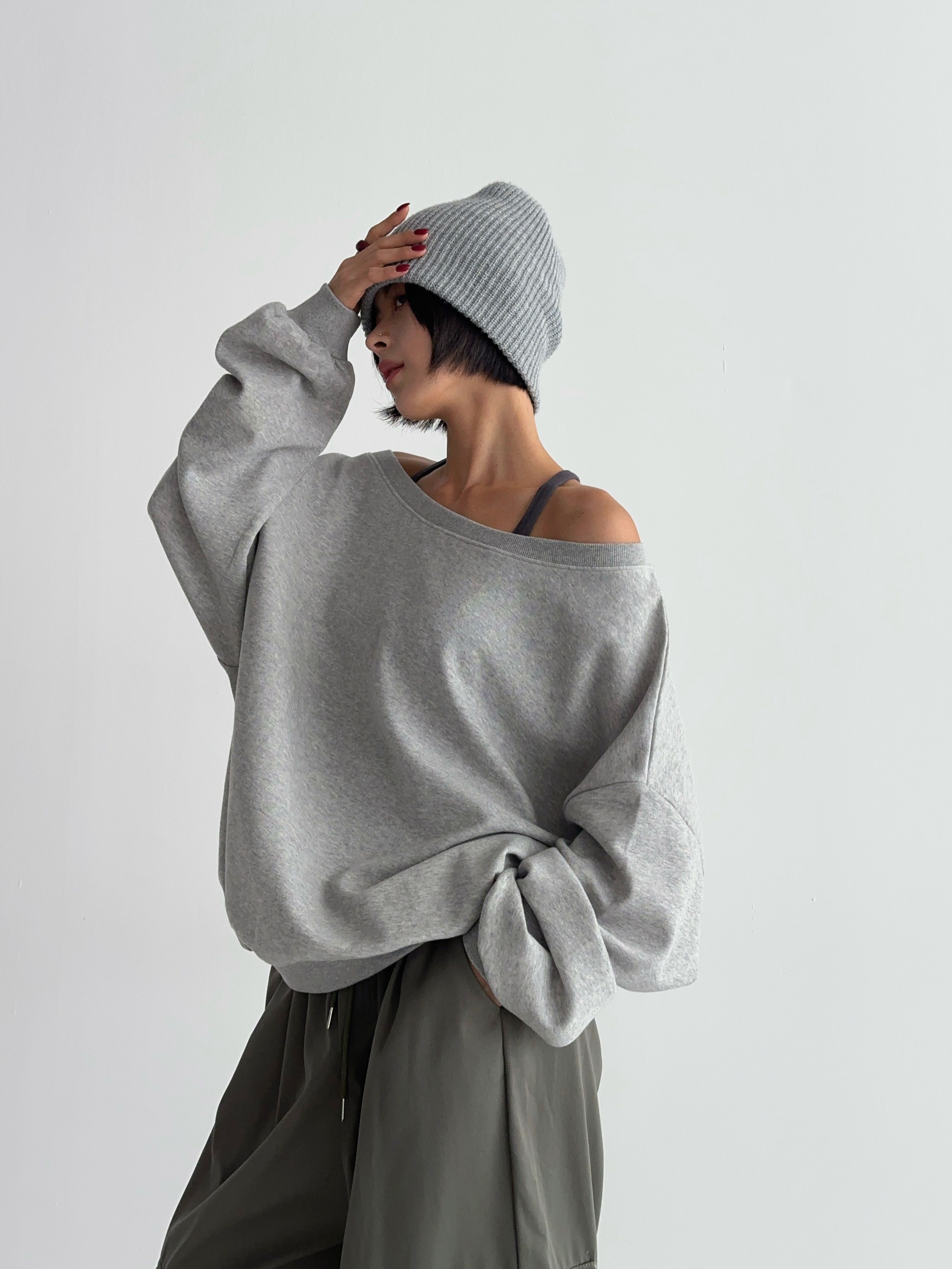 ボートネックワンショルダーオーバーサイズ長袖無地スウェット | 詳細画像10