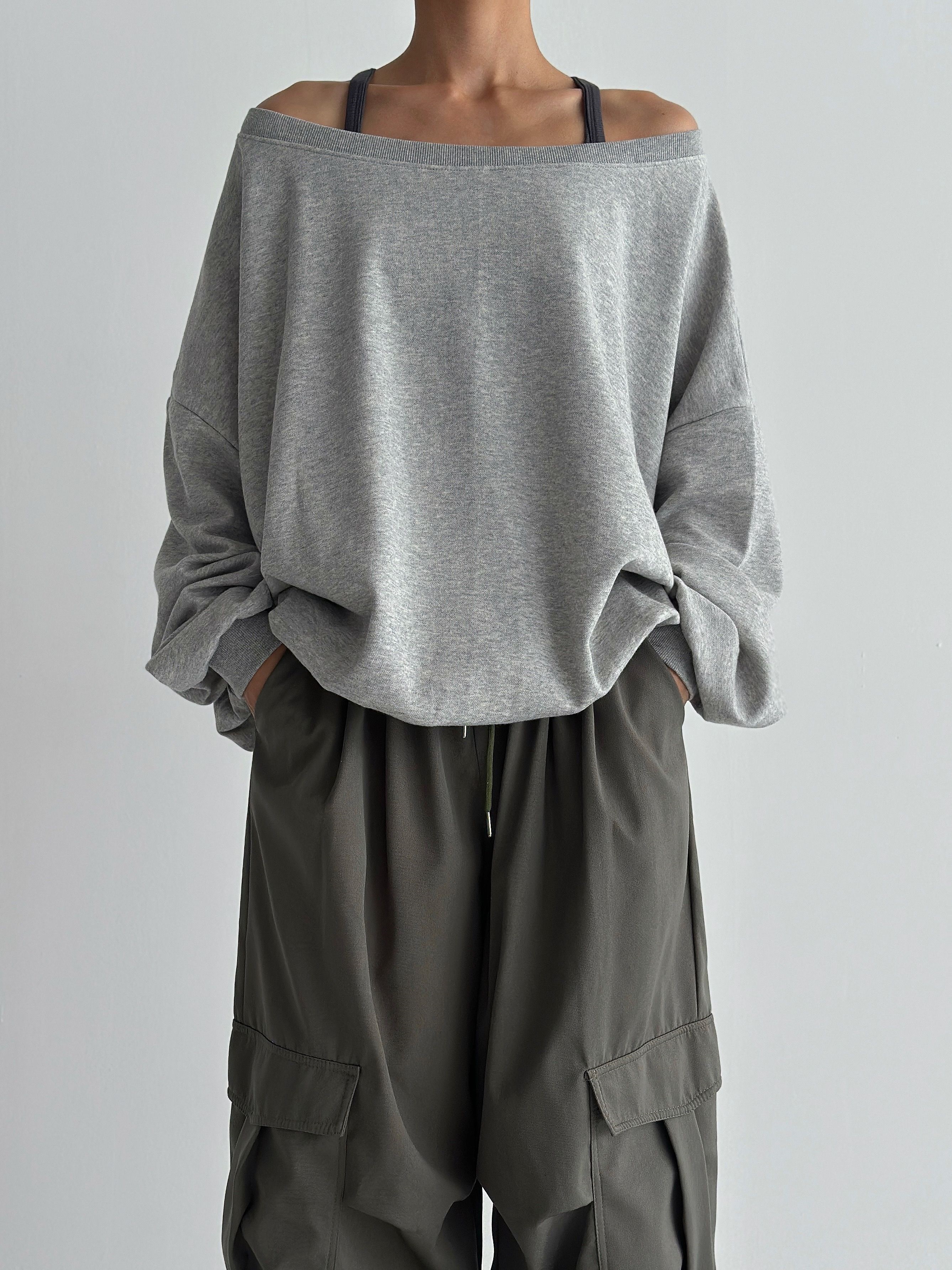 ボートネックワンショルダーオーバーサイズ長袖無地スウェット | 詳細画像12