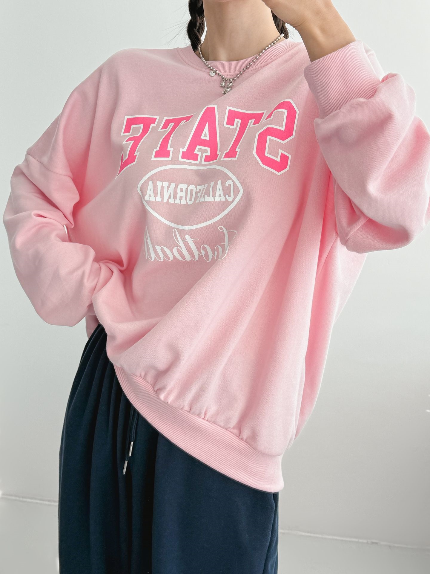 ラウンドネックオーバーサイズルーズ長袖ビッグプリントスウェット | 詳細画像4