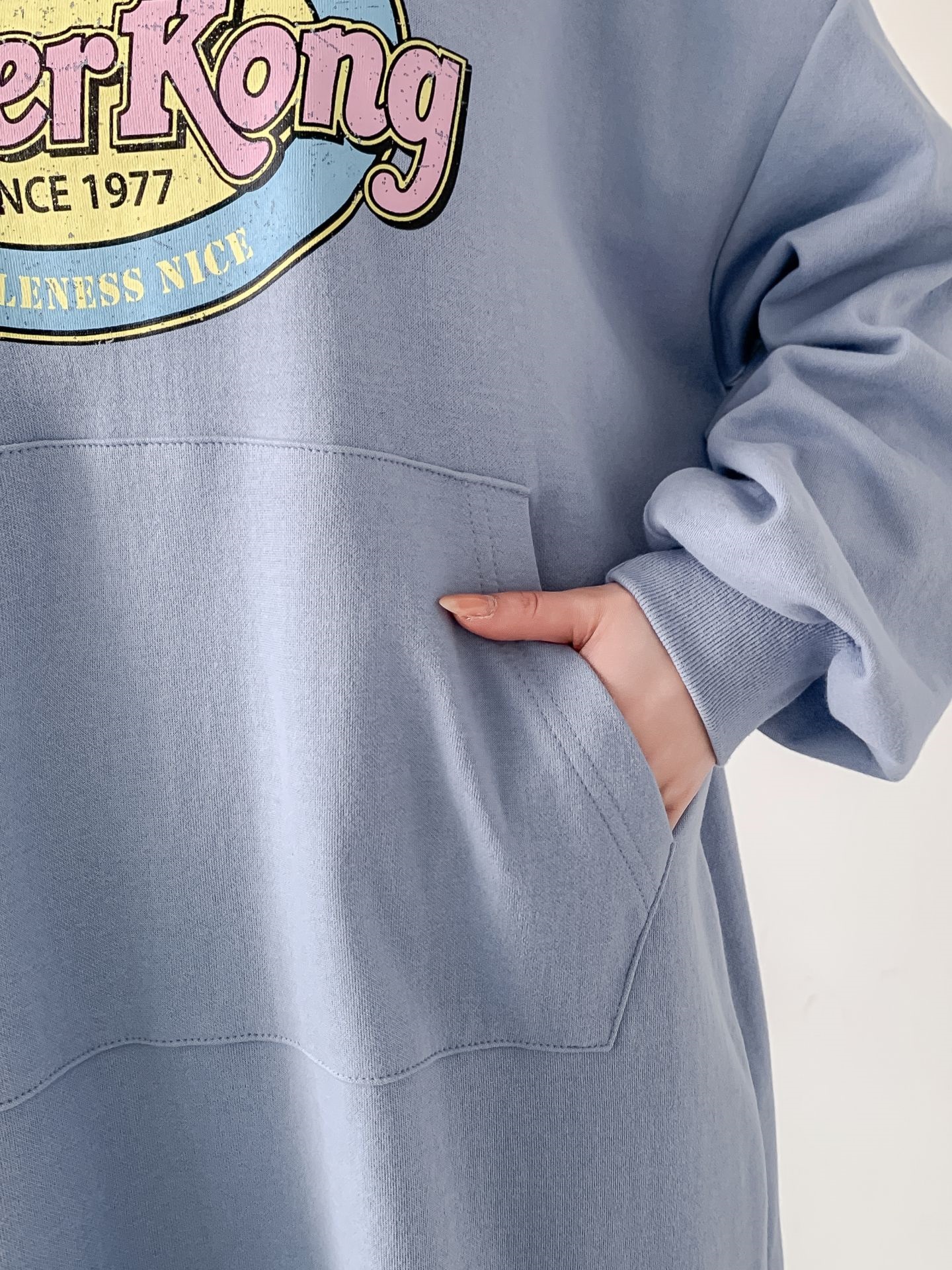 フードドローストリングオーバーサイズロングルーズ長袖ビッグカンガルーポケットプリントワンピース | 詳細画像18