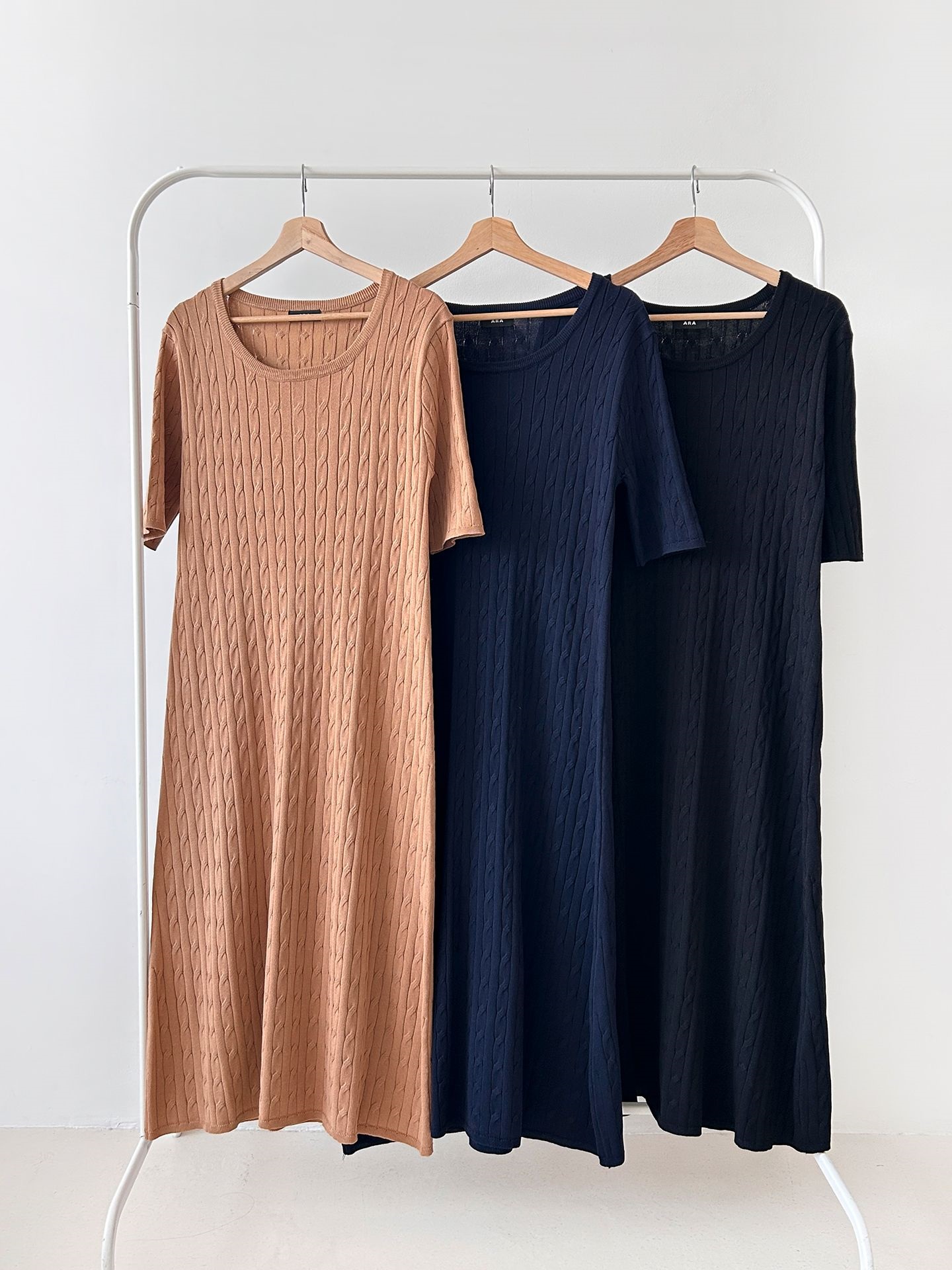 ニットラウンドネックケーブルロング半袖ワンピース | 詳細画像2