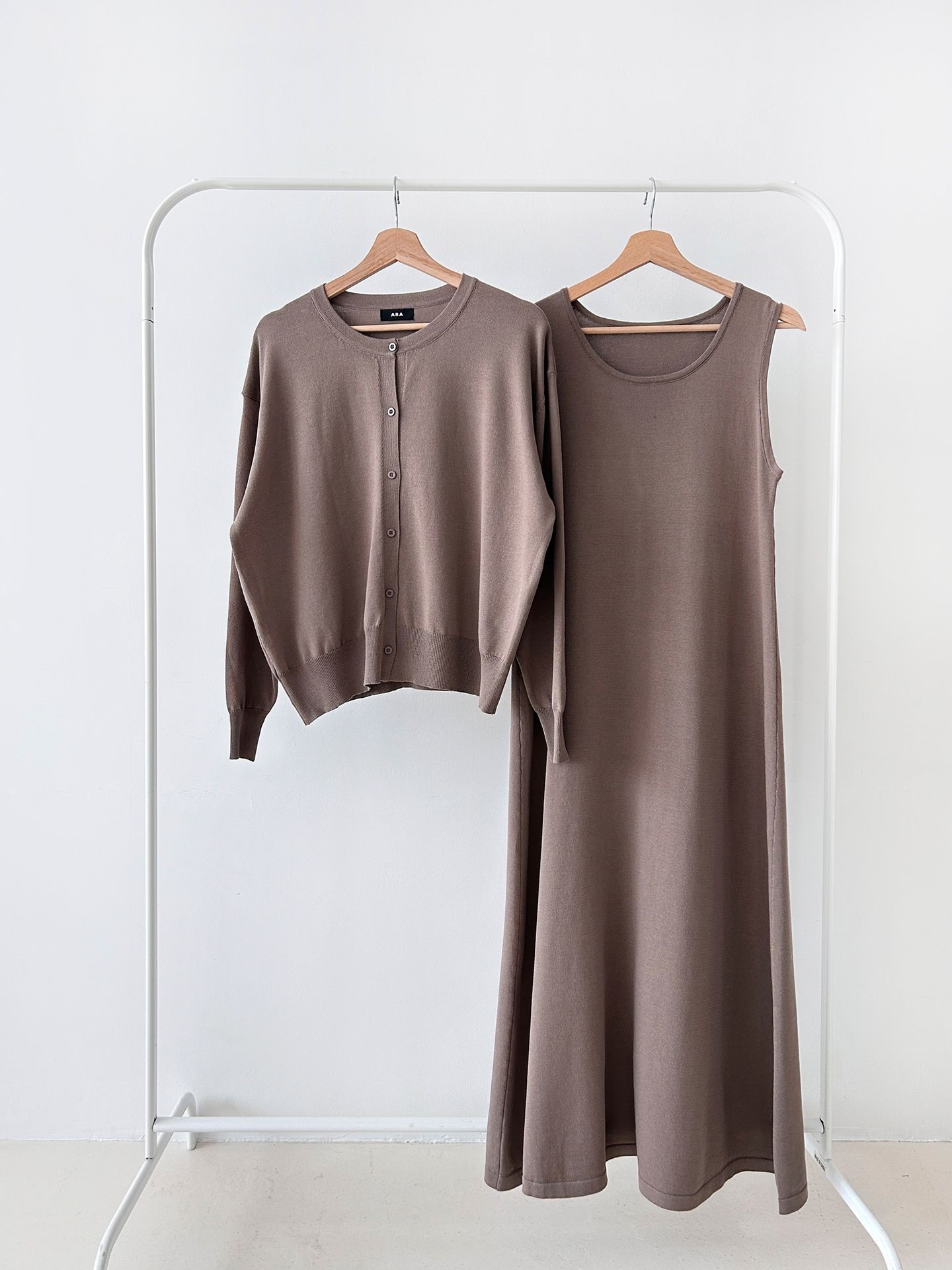 ニットラウンドネックベーシックロングワンピースカーディガンアンサンブル | 詳細画像36