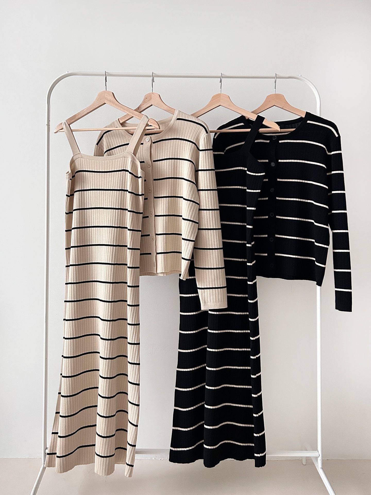 ニットラウンドネックボーダーワンピースカーディガンアンサンブル | 詳細画像2