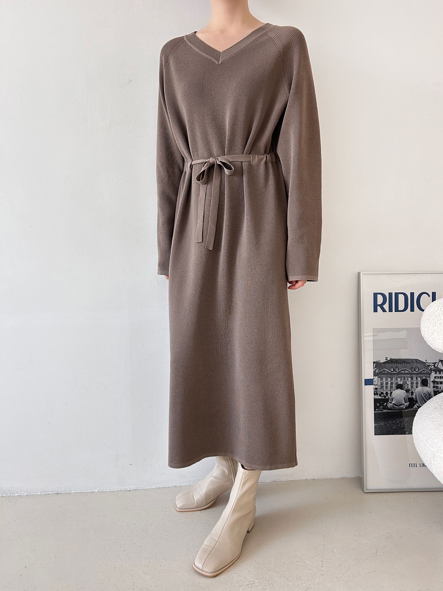 ニットVネックドローストリングロング長袖ワンピース | 詳細画像3