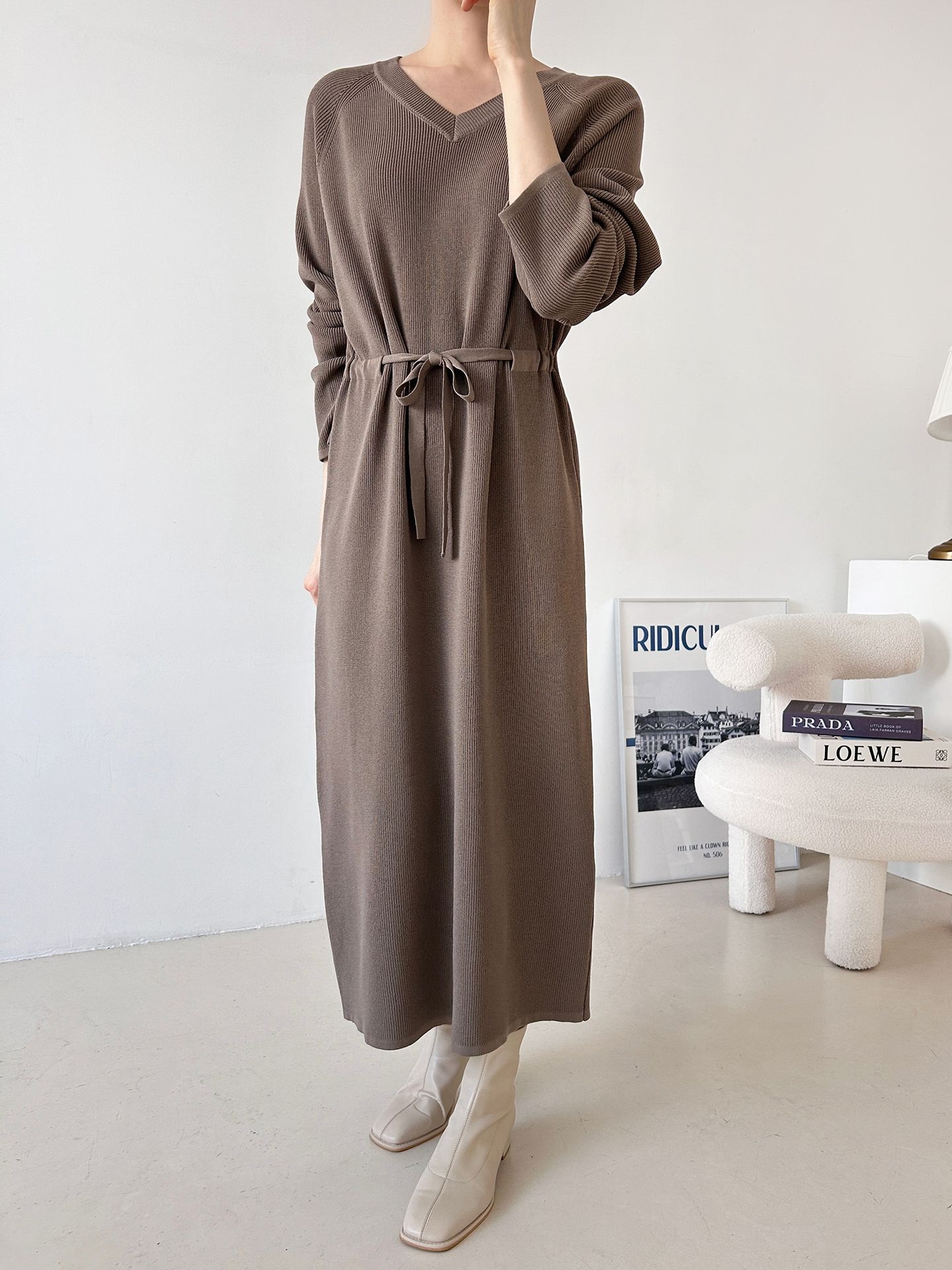 ニットVネックドローストリングロング長袖ワンピース | 詳細画像4