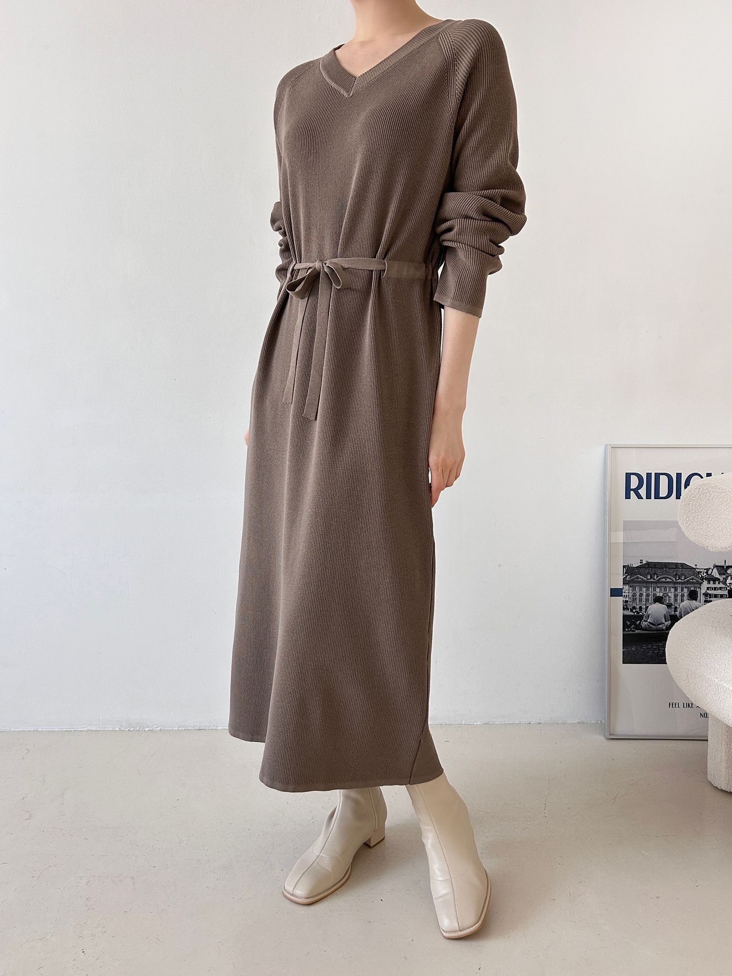 ニットVネックドローストリングロング長袖ワンピース | 詳細画像5