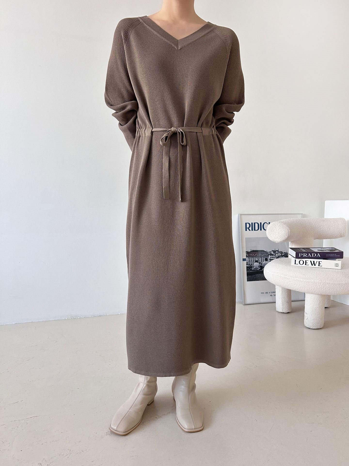 ニットVネックドローストリングロング長袖ワンピース | 詳細画像9