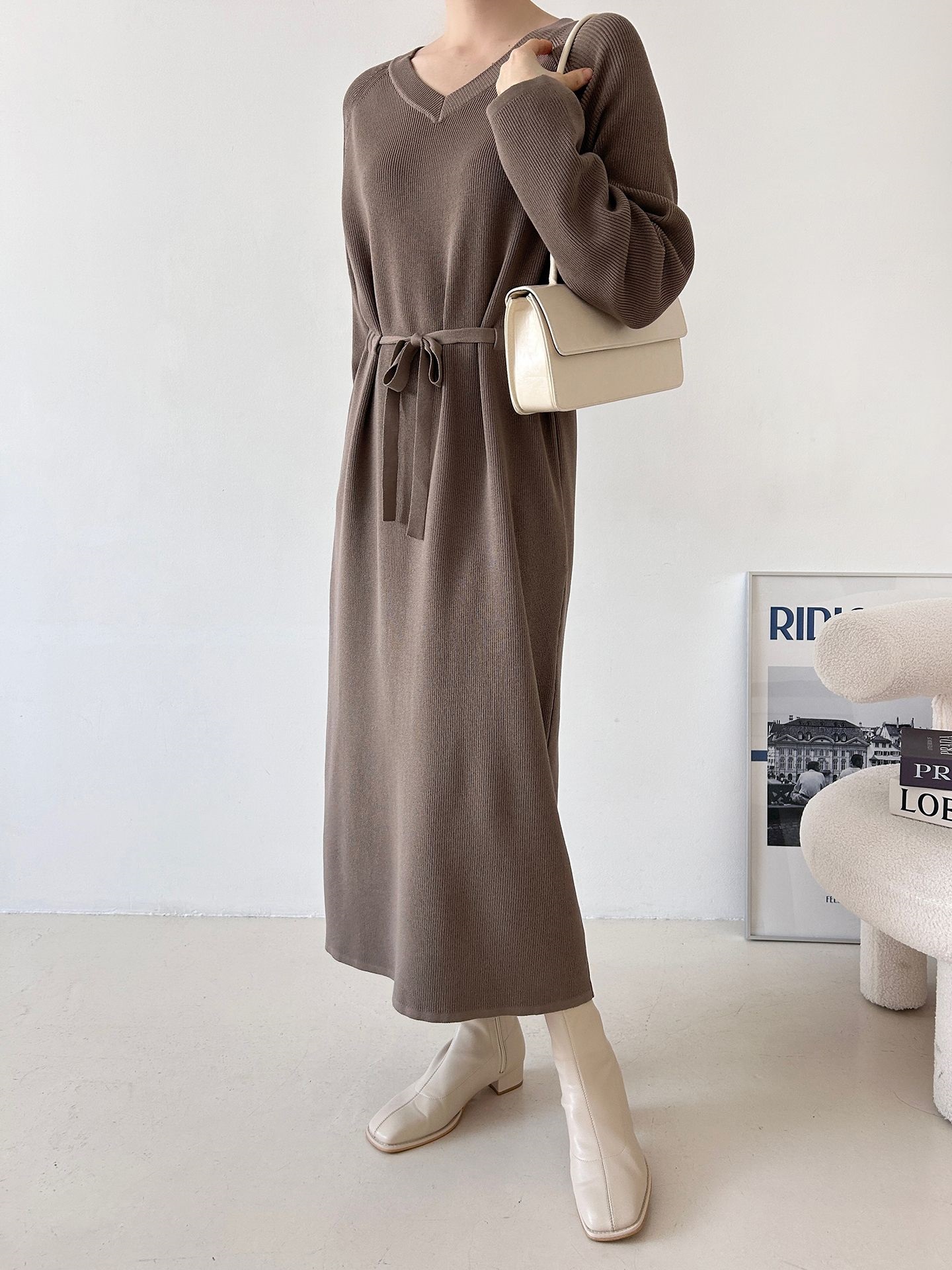 ニットVネックドローストリングロング長袖ワンピース | 詳細画像11