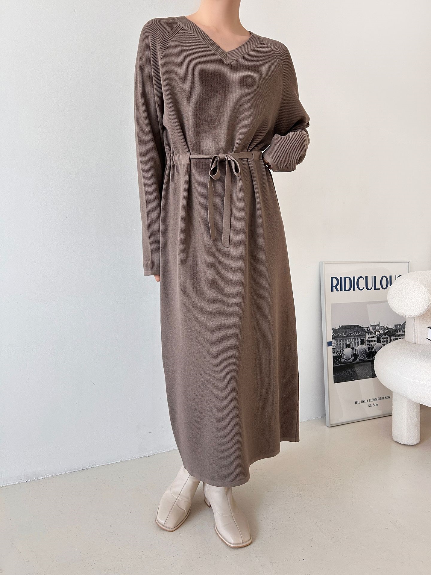 ニットVネックドローストリングロング長袖ワンピース | 詳細画像14