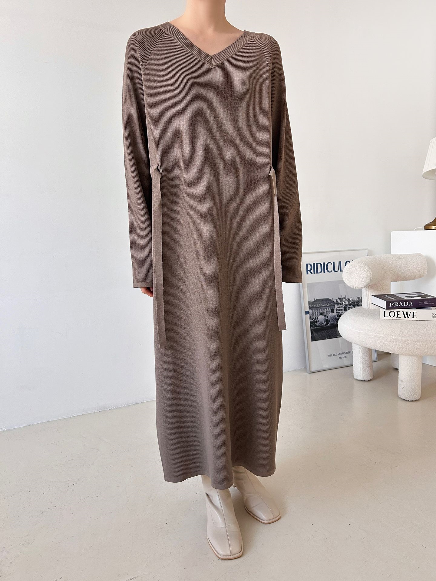 ニットVネックドローストリングロング長袖ワンピース | 詳細画像16