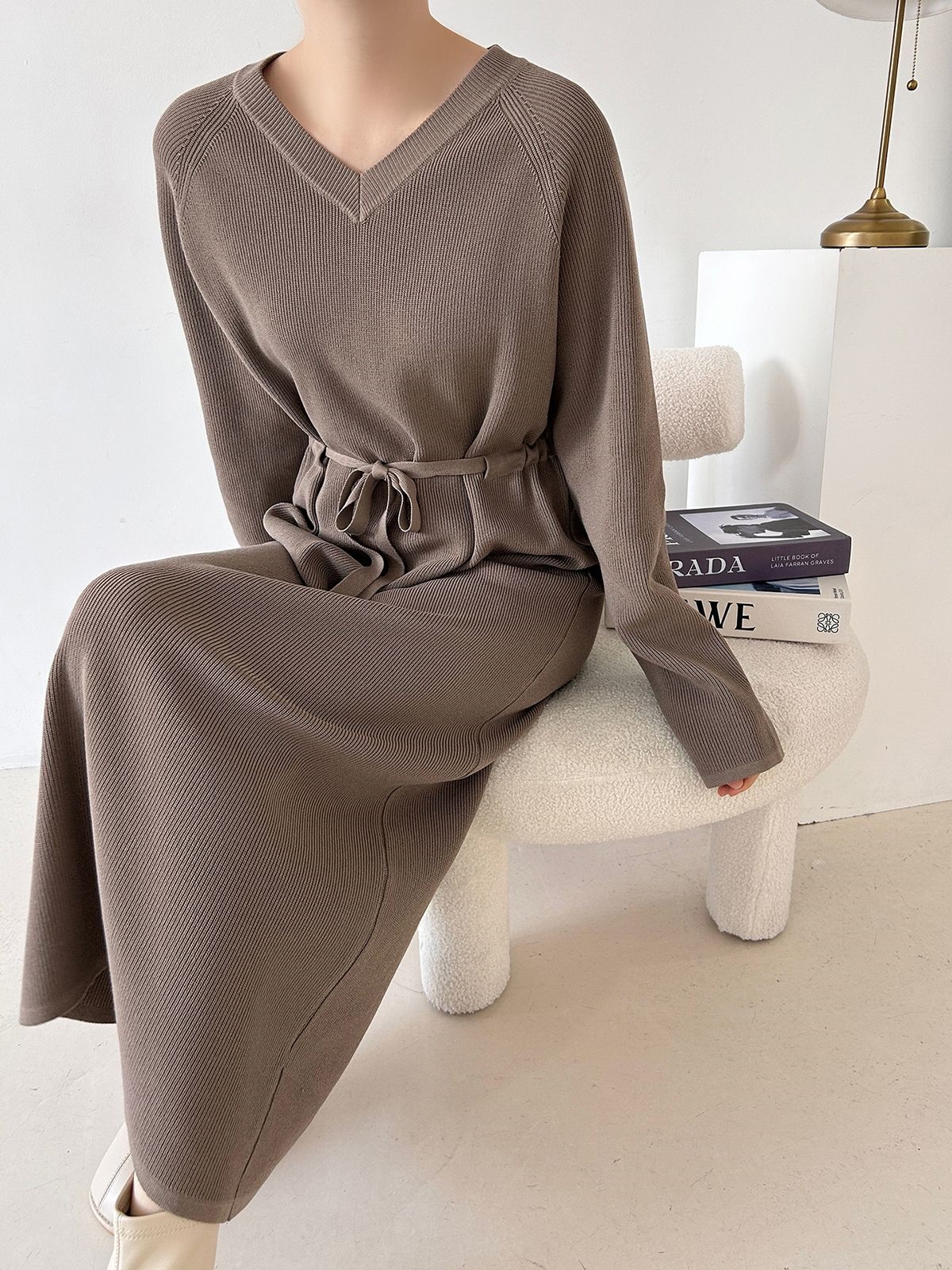 ニットVネックドローストリングロング長袖ワンピース | 詳細画像17