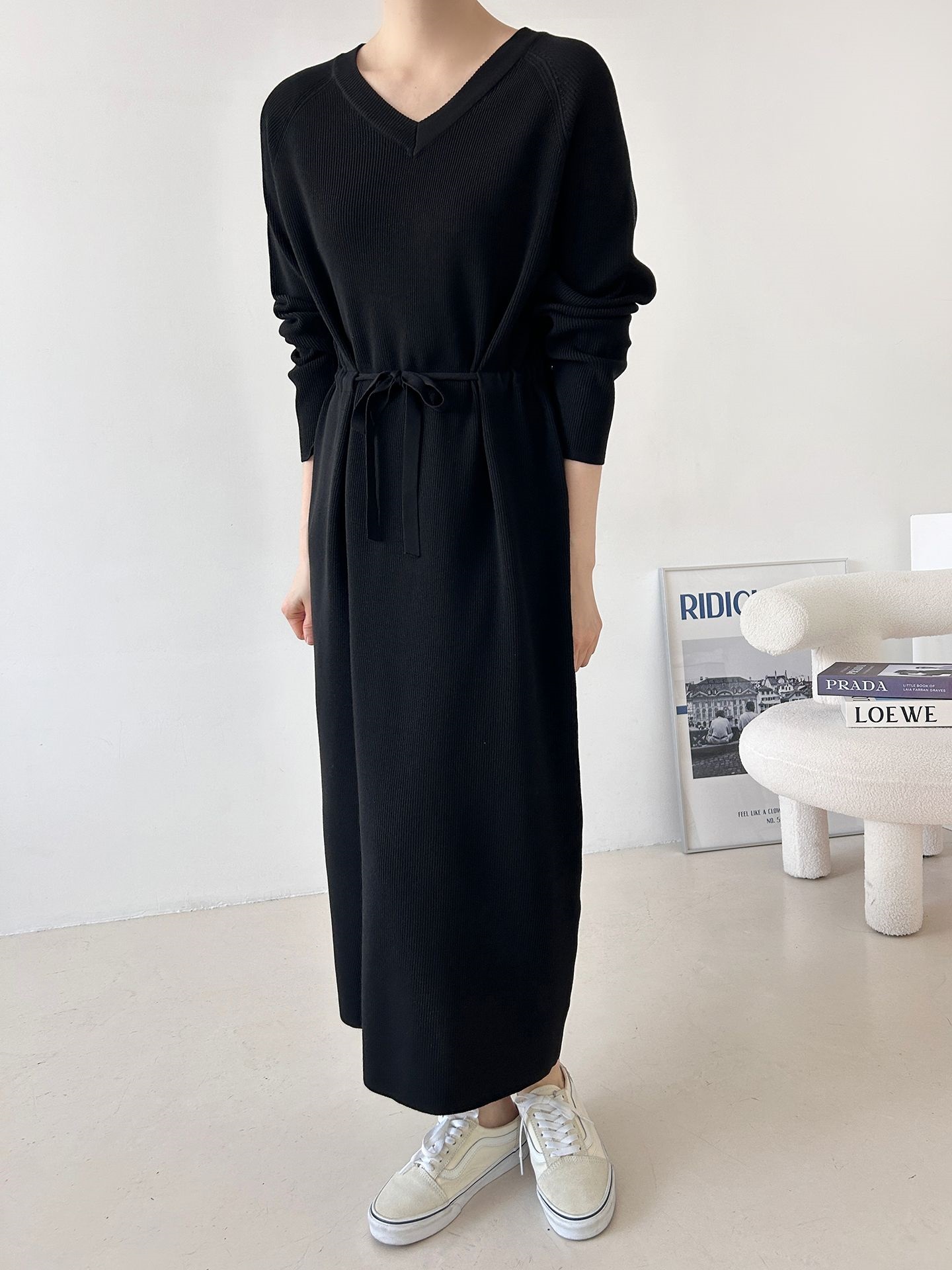 ニットVネックドローストリングロング長袖ワンピース | 詳細画像18