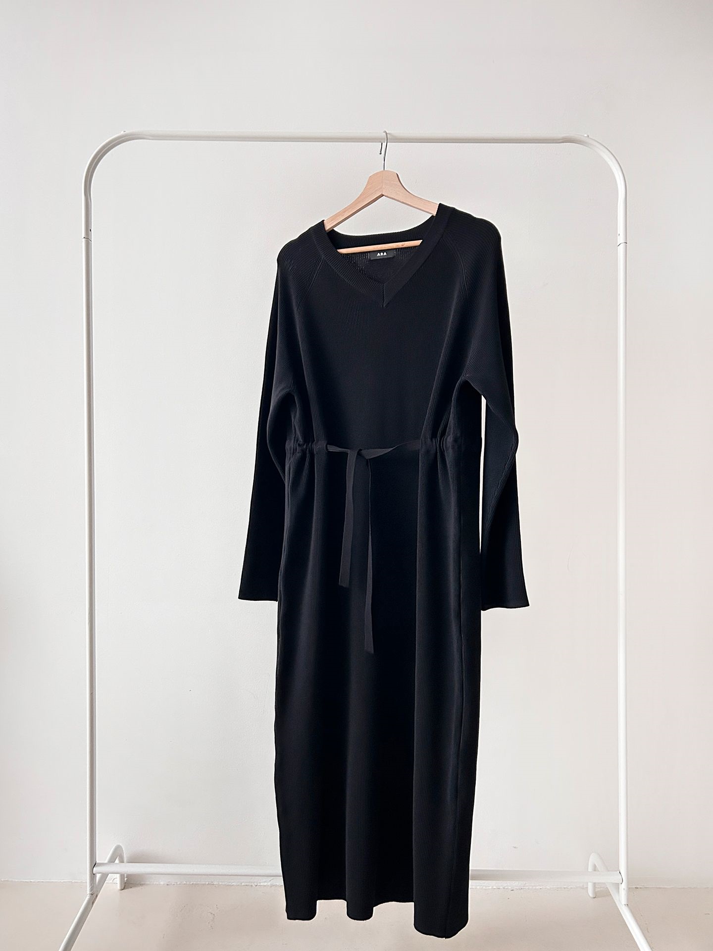 ニットVネックドローストリングロング長袖ワンピース | 詳細画像29