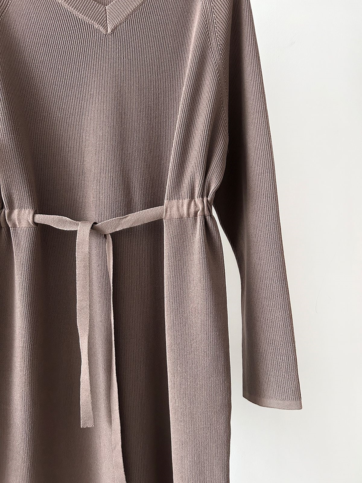 ニットVネックドローストリングロング長袖ワンピース | 詳細画像31