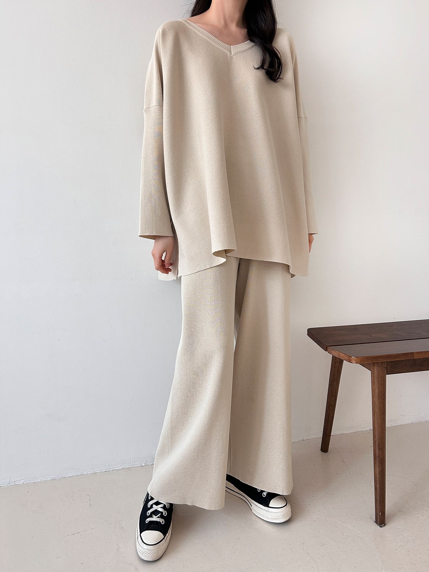 Vネックスリットベーシックウエストゴムルーズ無地セットアップパンツニット | 詳細画像17