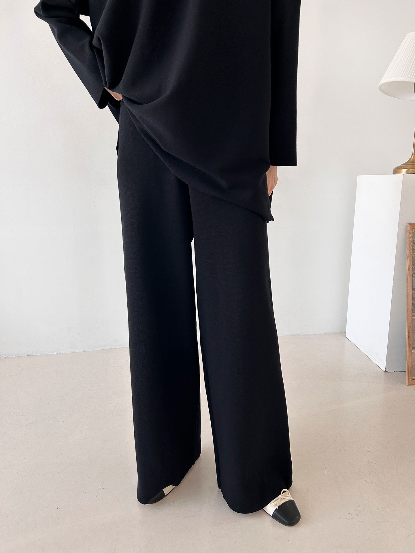 Vネックスリットベーシックウエストゴムルーズ無地セットアップパンツニット | 詳細画像34