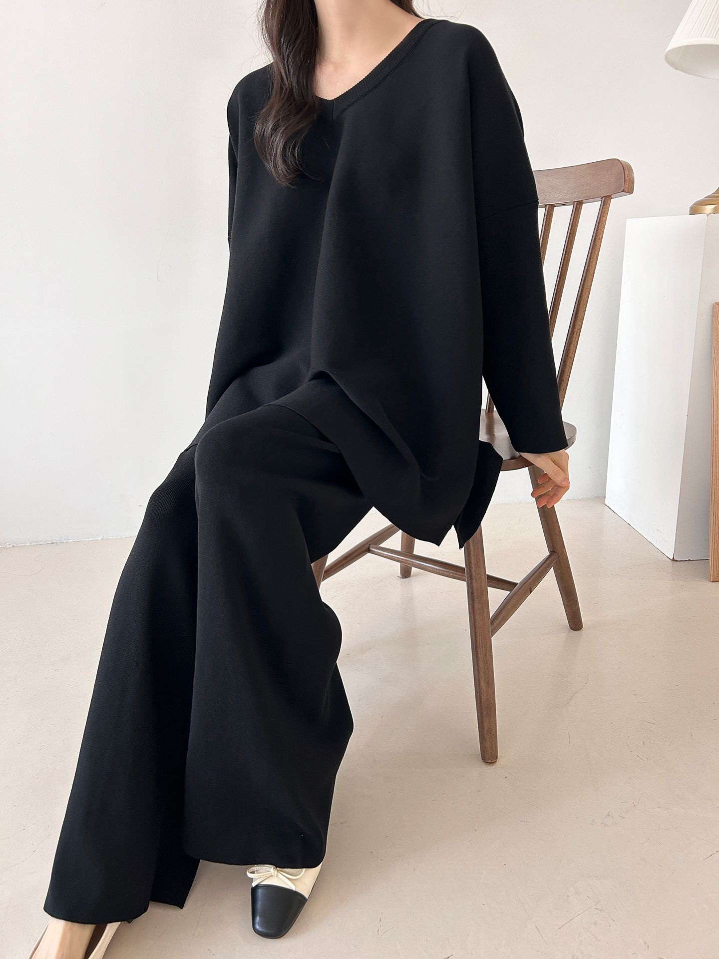 Vネックスリットベーシックウエストゴムルーズ無地セットアップパンツニット | 詳細画像36