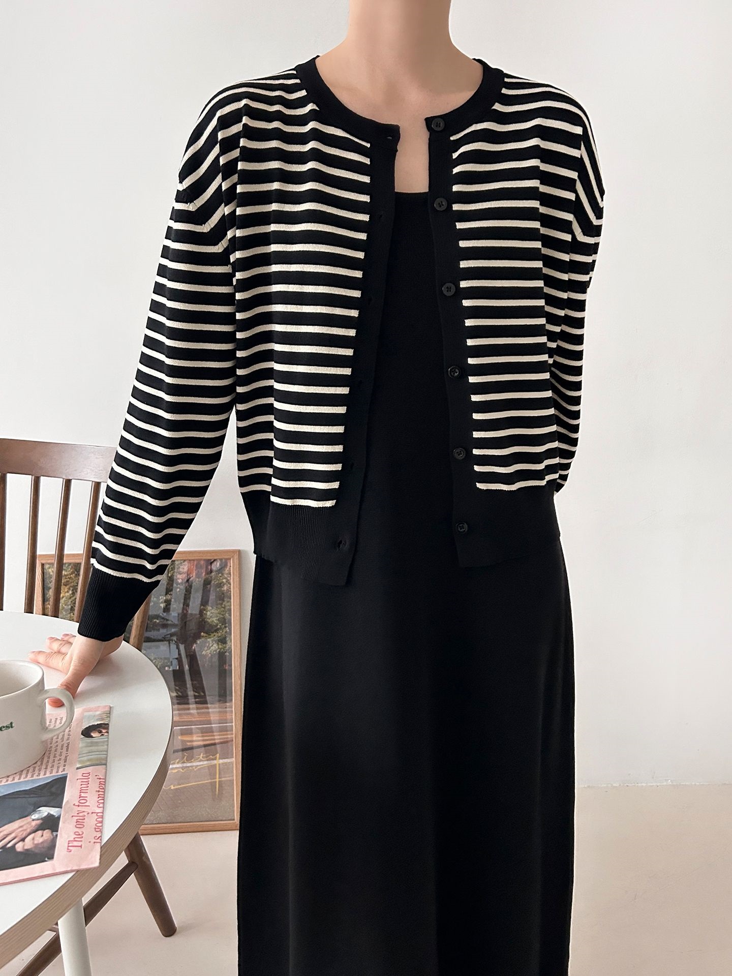 ラウンドネックロングボーダーワンピースカーディガンアンサンブル | 詳細画像8