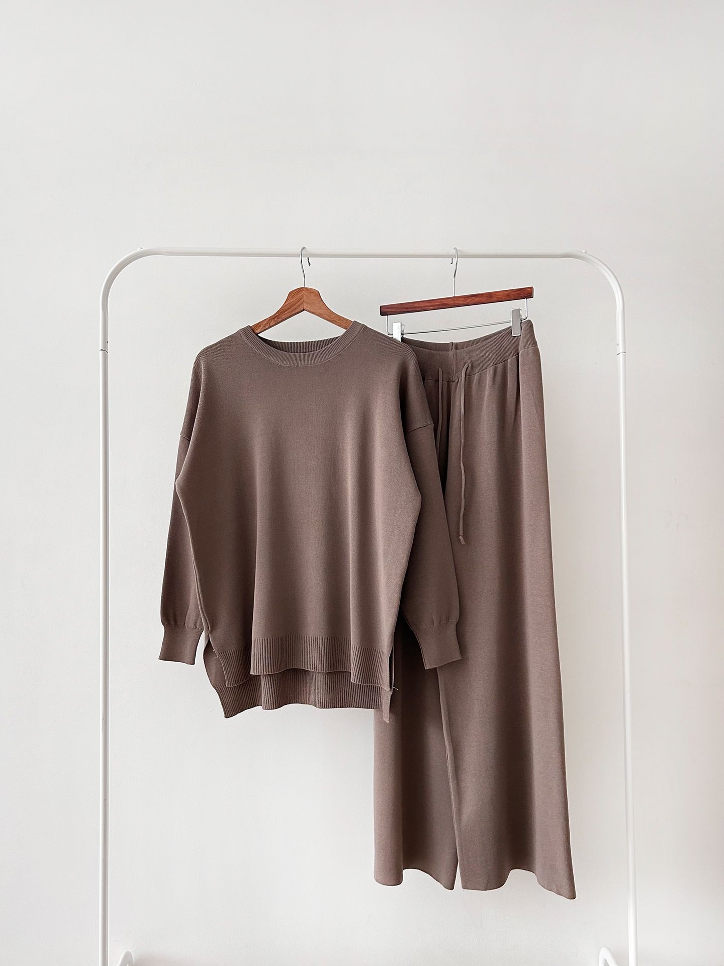 ラウンドネックドローストリングスリットウエストゴムルーズセットアップパンツニット | 詳細画像37