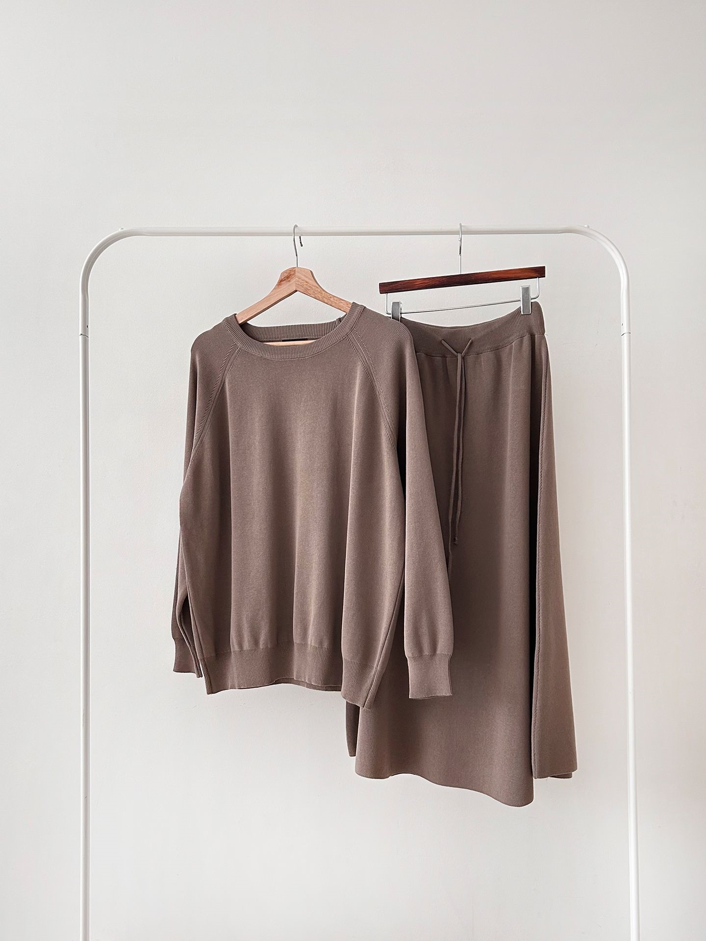 ラウンドネックウエストゴムラグランロングルーズセットアップスカートニット | 詳細画像37