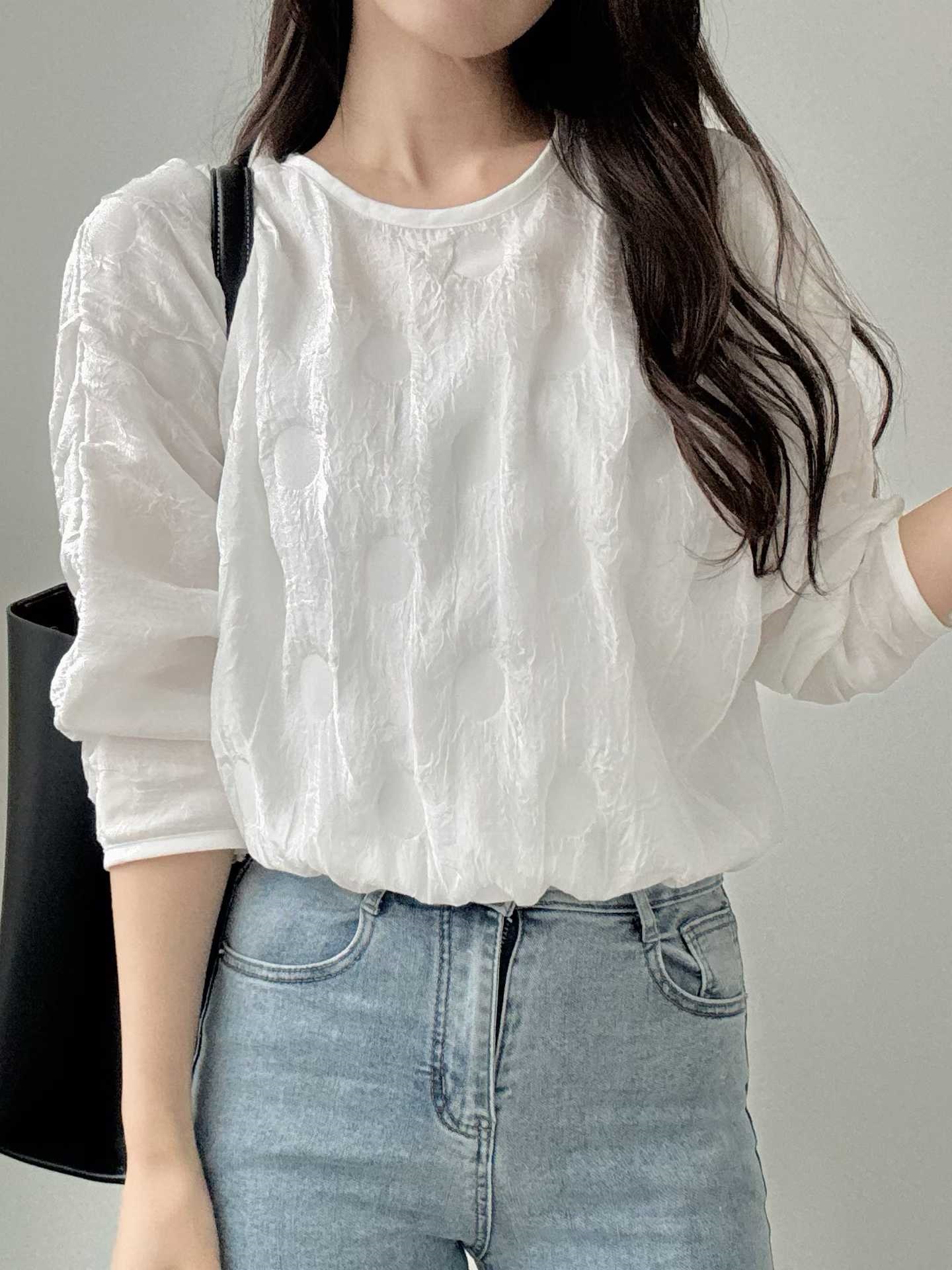 ラウンドネックウエストゴム長袖エンボスブラウス | 詳細画像2