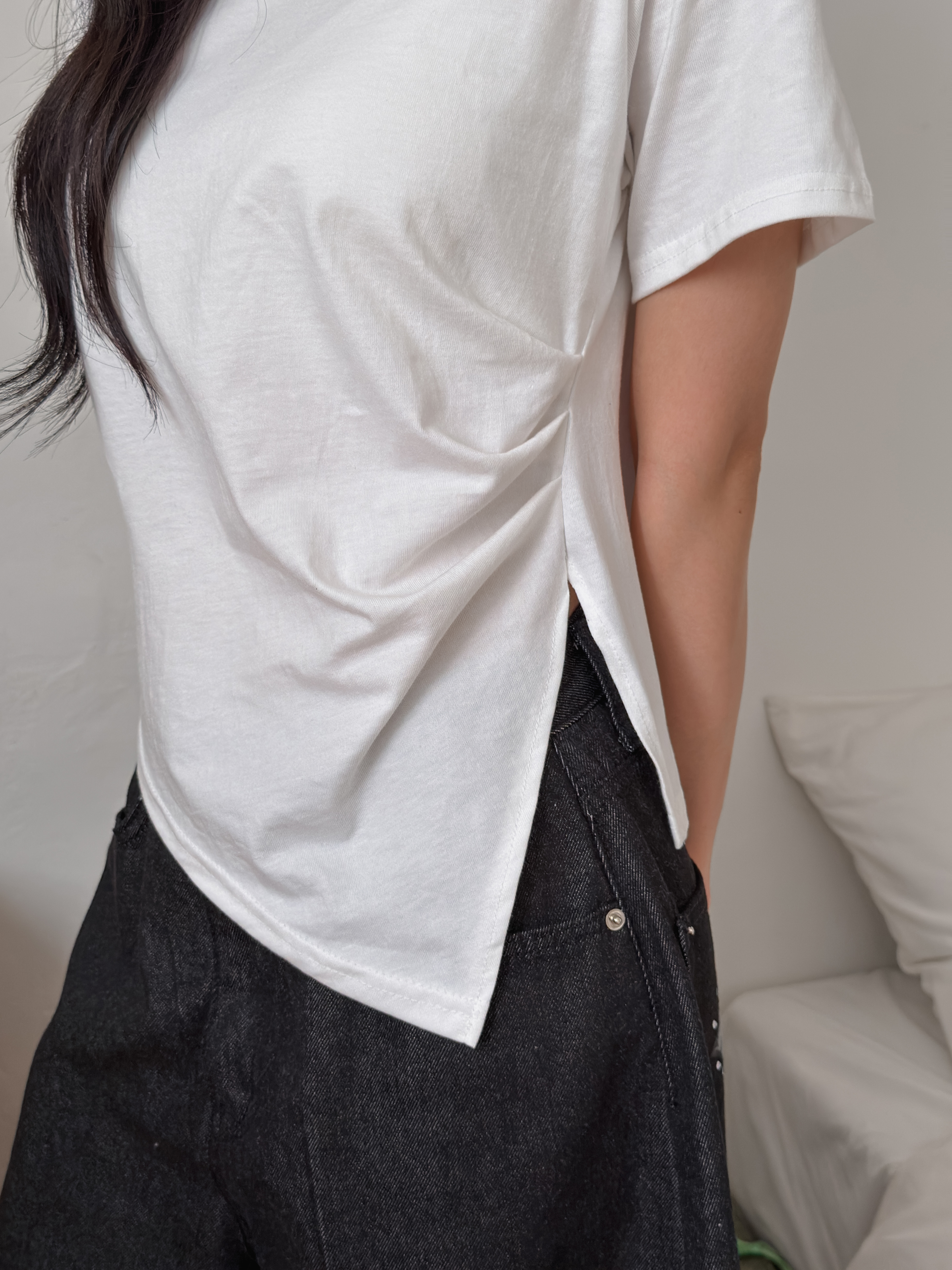 コットンラウンドネックシャーリングスリットアンバランス半袖Tシャツ | 詳細画像3