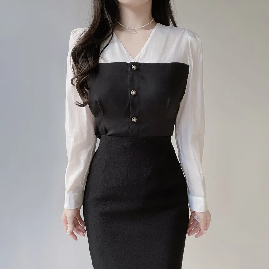 コンビVネックレイヤード風パフスリーブ長袖ペプラムパール調ボタンブラウス | mirangmirang | 詳細画像15