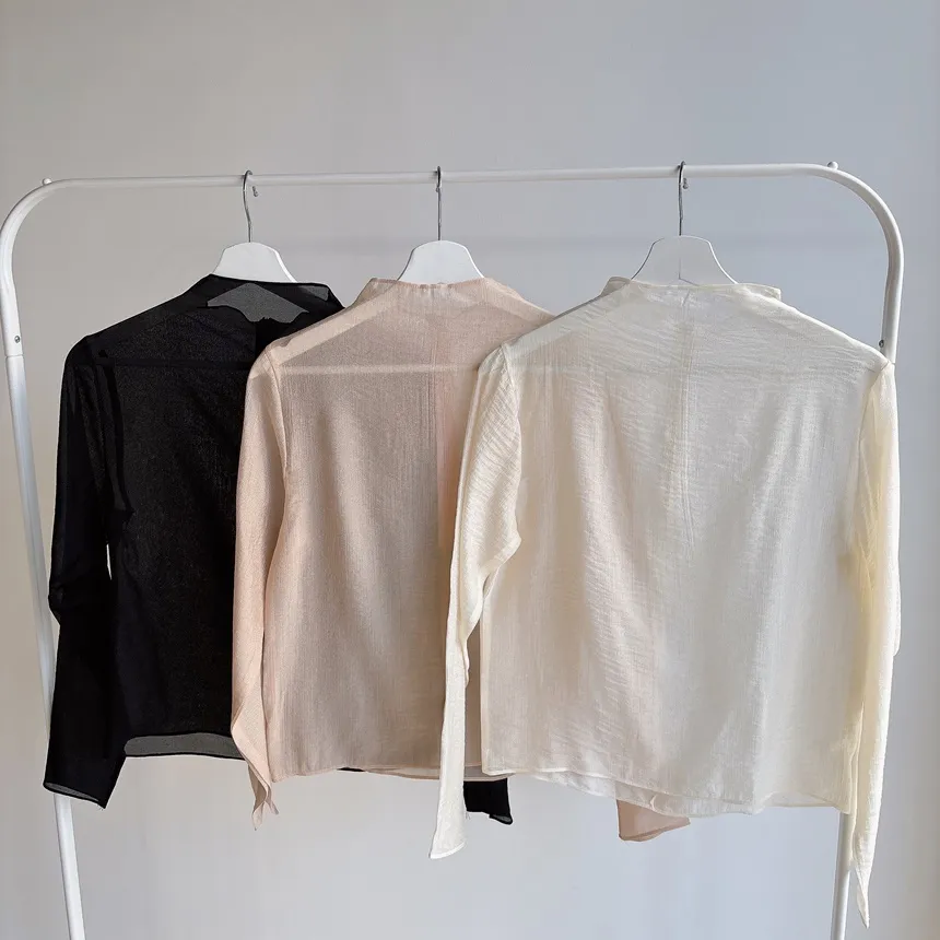 シースルーオーガンジーハーフネックジップアップブラウス | mirangmirang | 詳細画像24