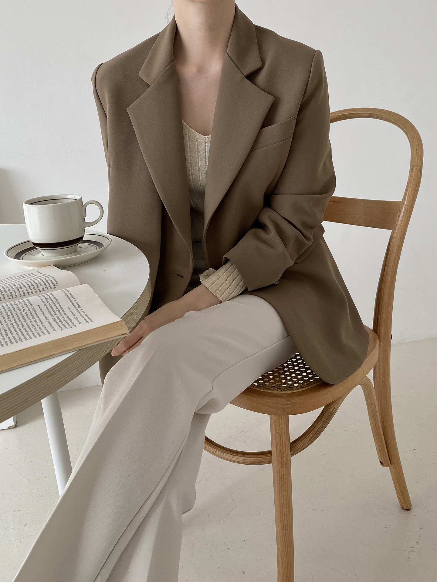 肩パッドオープンカラーラインオーバーサイズボクシー長袖フラップポケットワンボタンボタンスリーブボーイフィット無地ジャケット | 詳細画像2