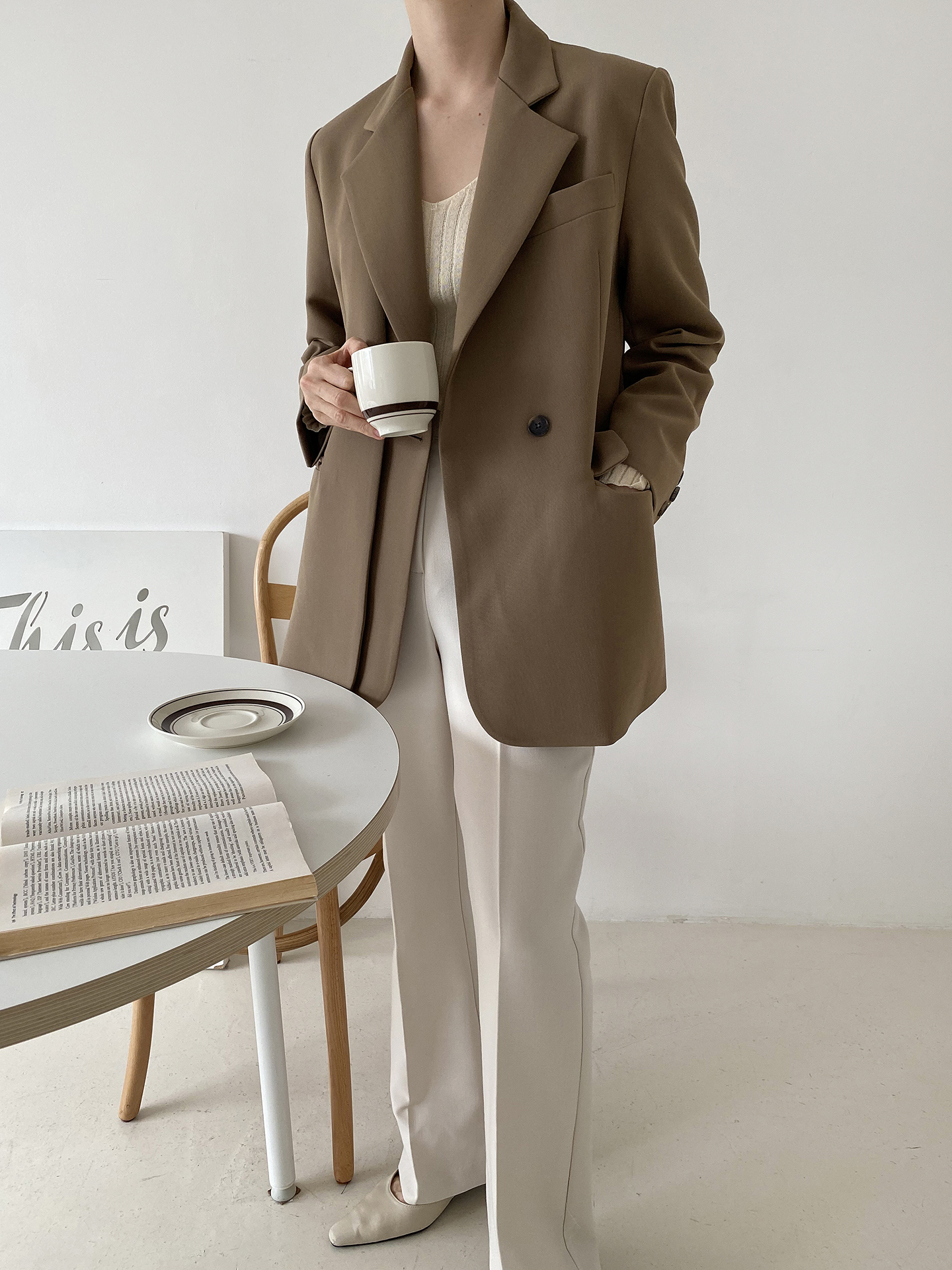 肩パッドオープンカラーラインオーバーサイズボクシー長袖フラップポケットワンボタンボタンスリーブボーイフィット無地ジャケット | 詳細画像4