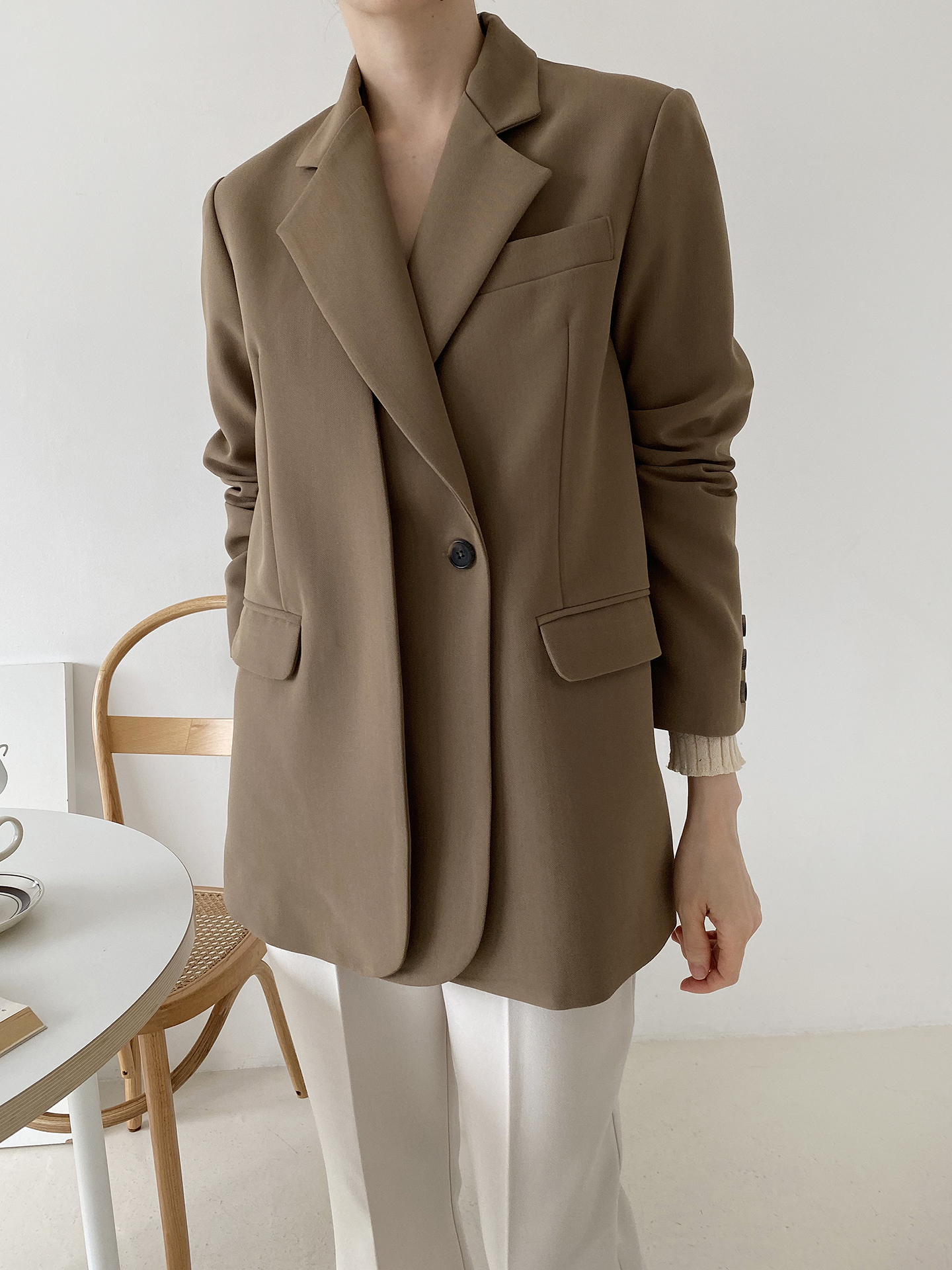 肩パッドオープンカラーラインオーバーサイズボクシー長袖フラップポケットワンボタンボタンスリーブボーイフィット無地ジャケット | 詳細画像5