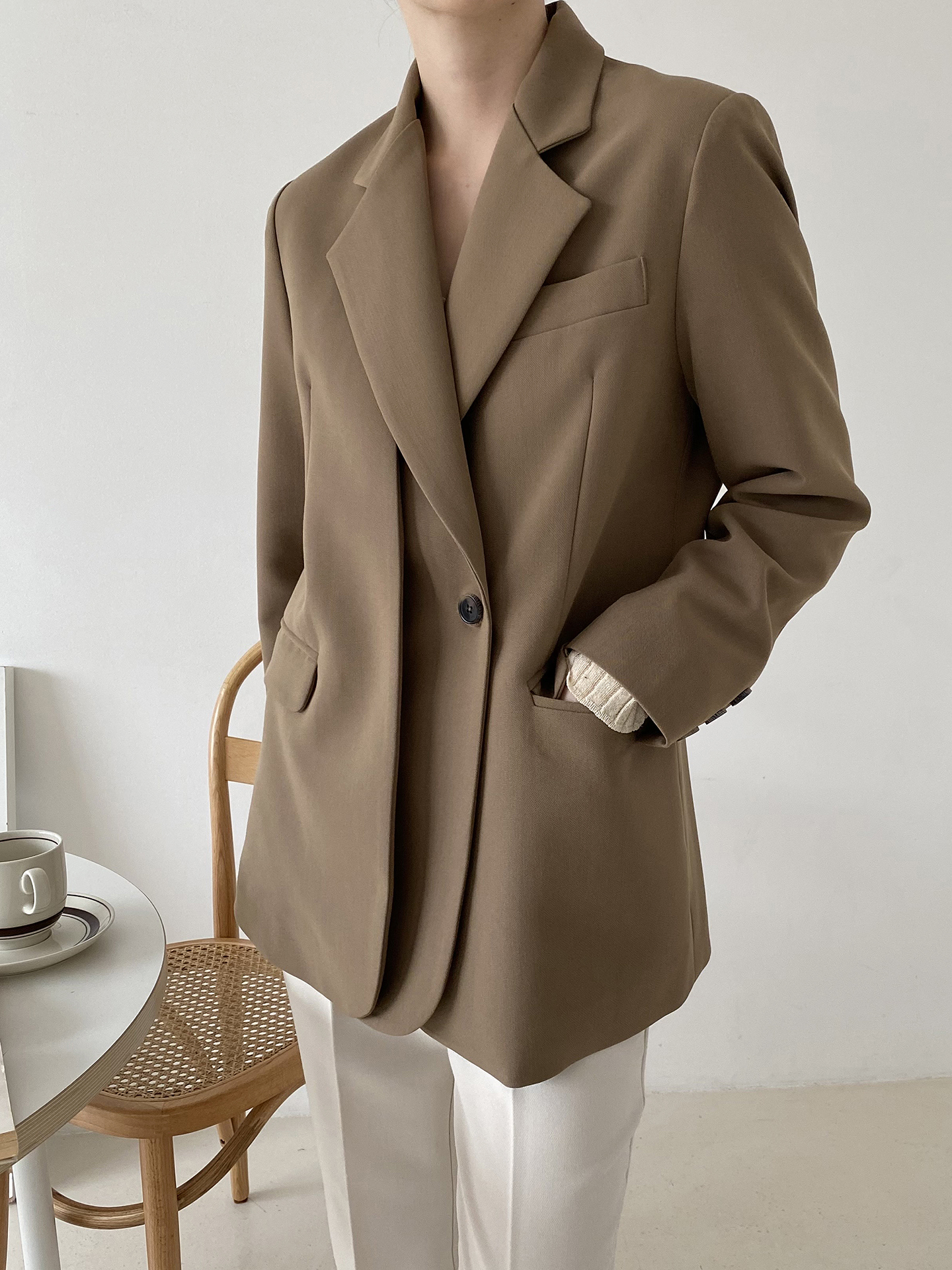 肩パッドオープンカラーラインオーバーサイズボクシー長袖フラップポケットワンボタンボタンスリーブボーイフィット無地ジャケット | 詳細画像15