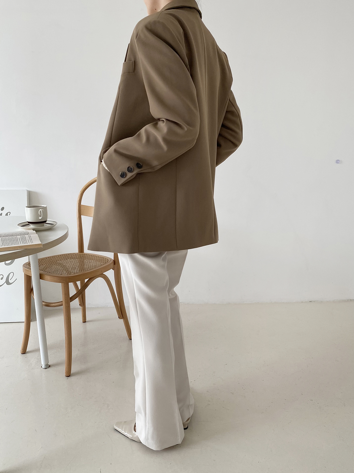 肩パッドオープンカラーラインオーバーサイズボクシー長袖フラップポケットワンボタンボタンスリーブボーイフィット無地ジャケット | 詳細画像17