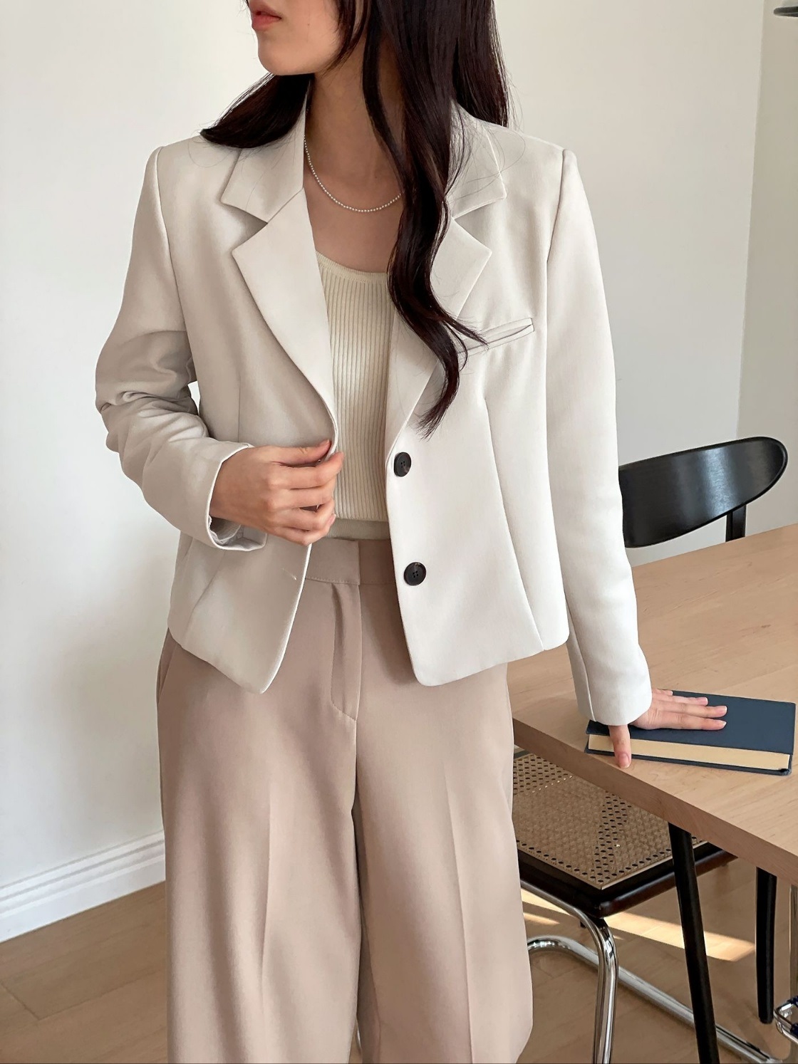 カラーラインショート長袖ワンポケットツーボタン無地ジャケット | 詳細画像6