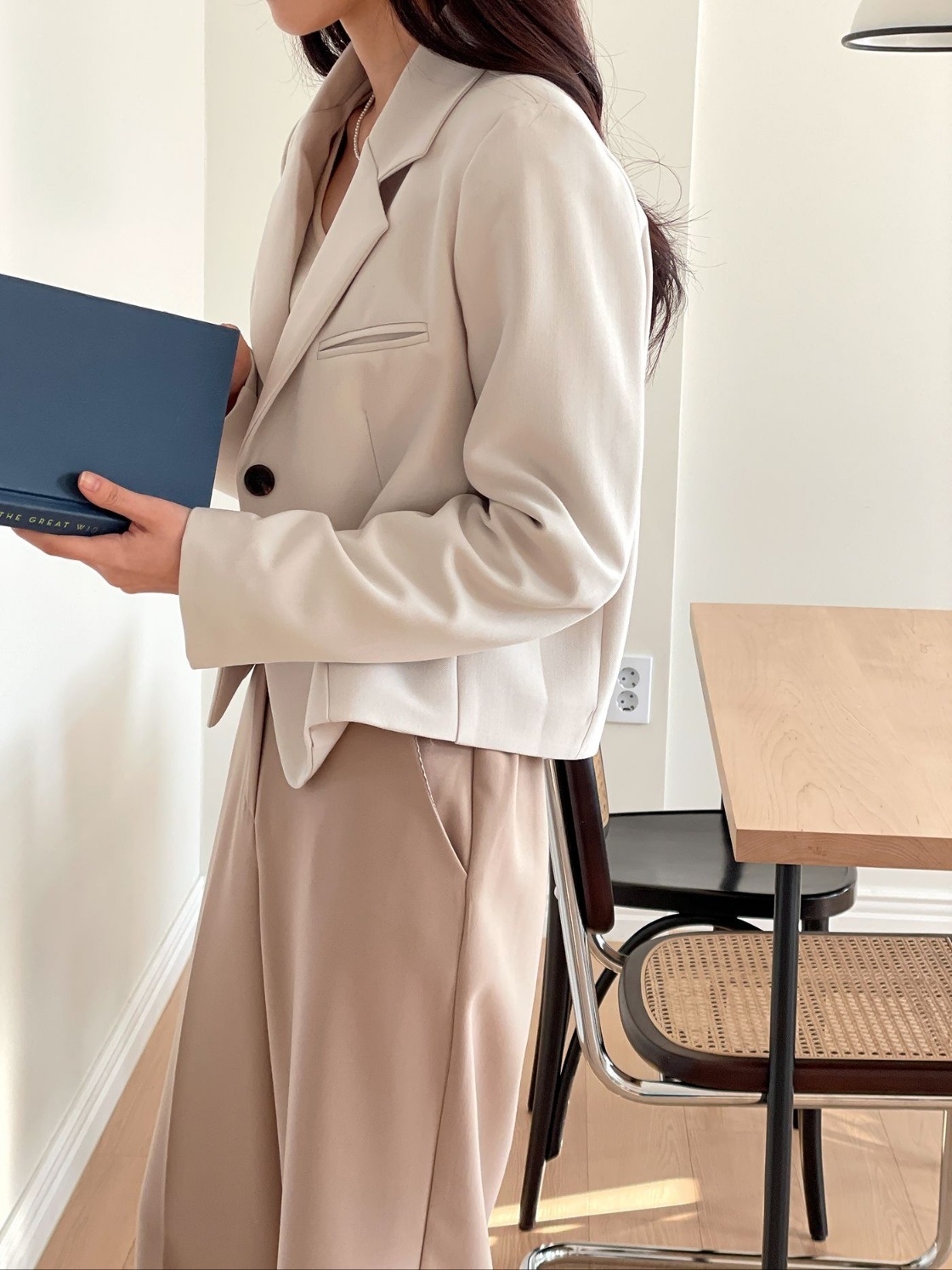 カラーラインショート長袖ワンポケットツーボタン無地ジャケット | 詳細画像15